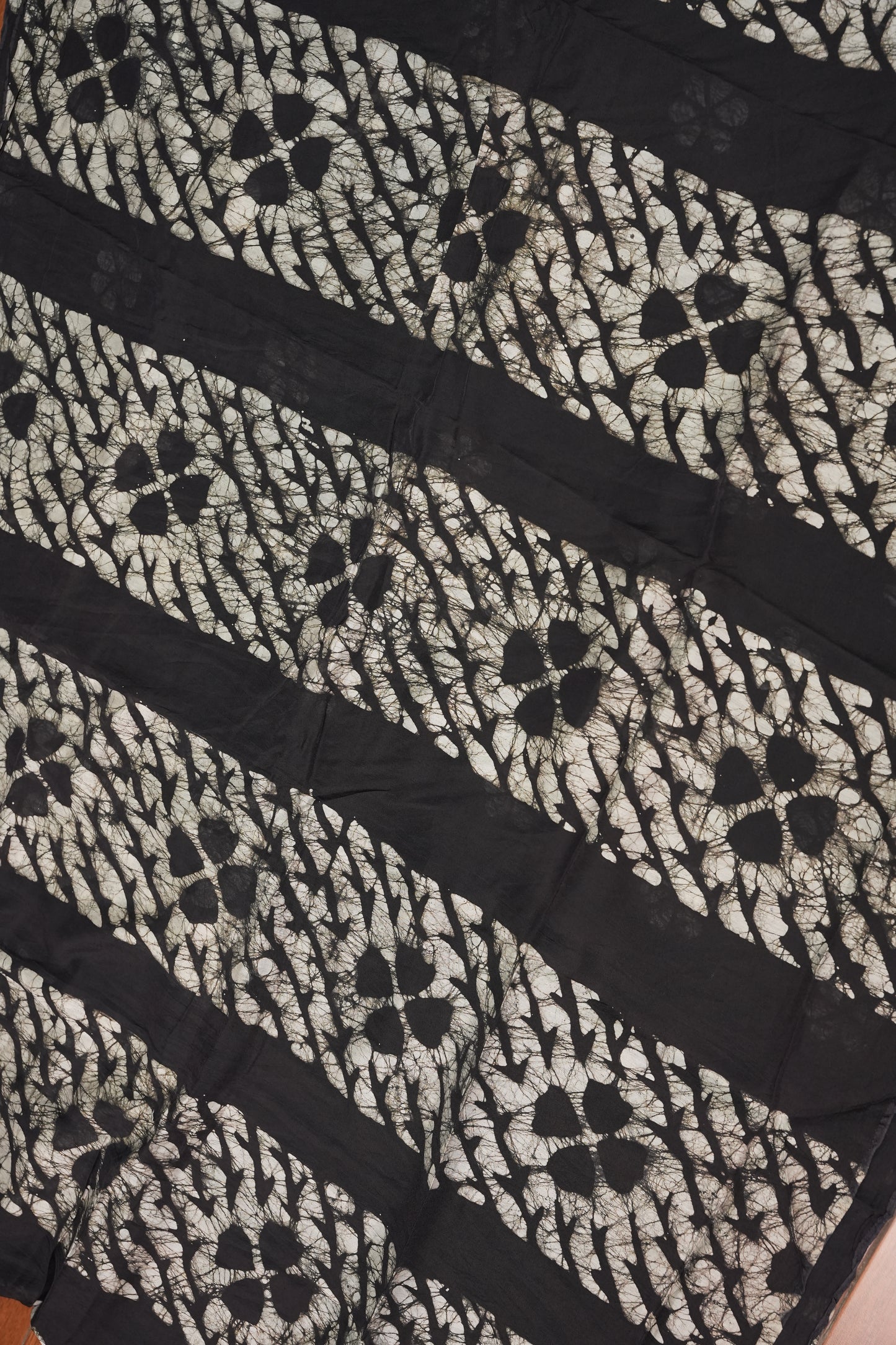 Pure Cotton Saree with Digital Block Prints – Black & White