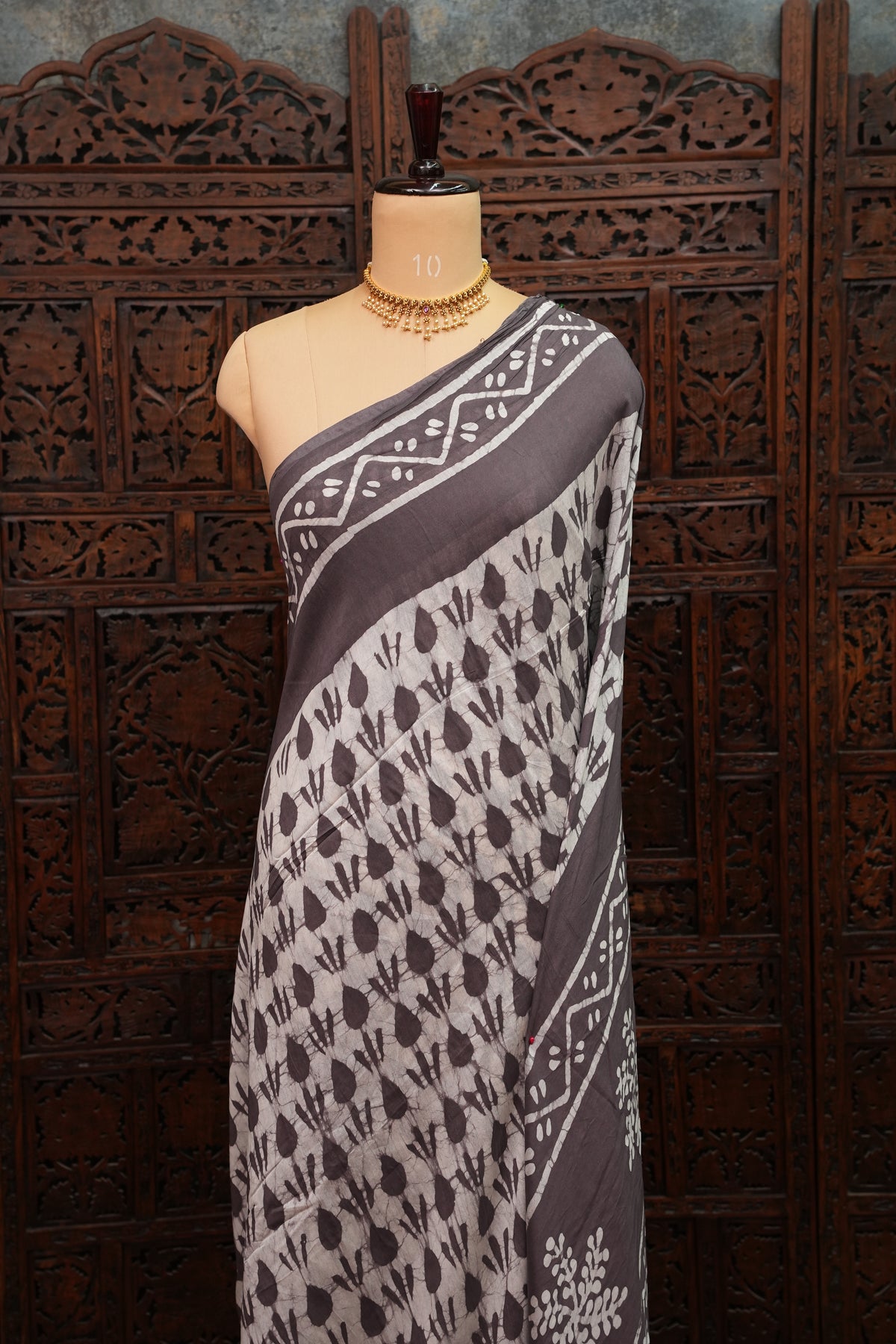 Pure Cotton Saree with Digital Block Prints – Charcoal Grey & White