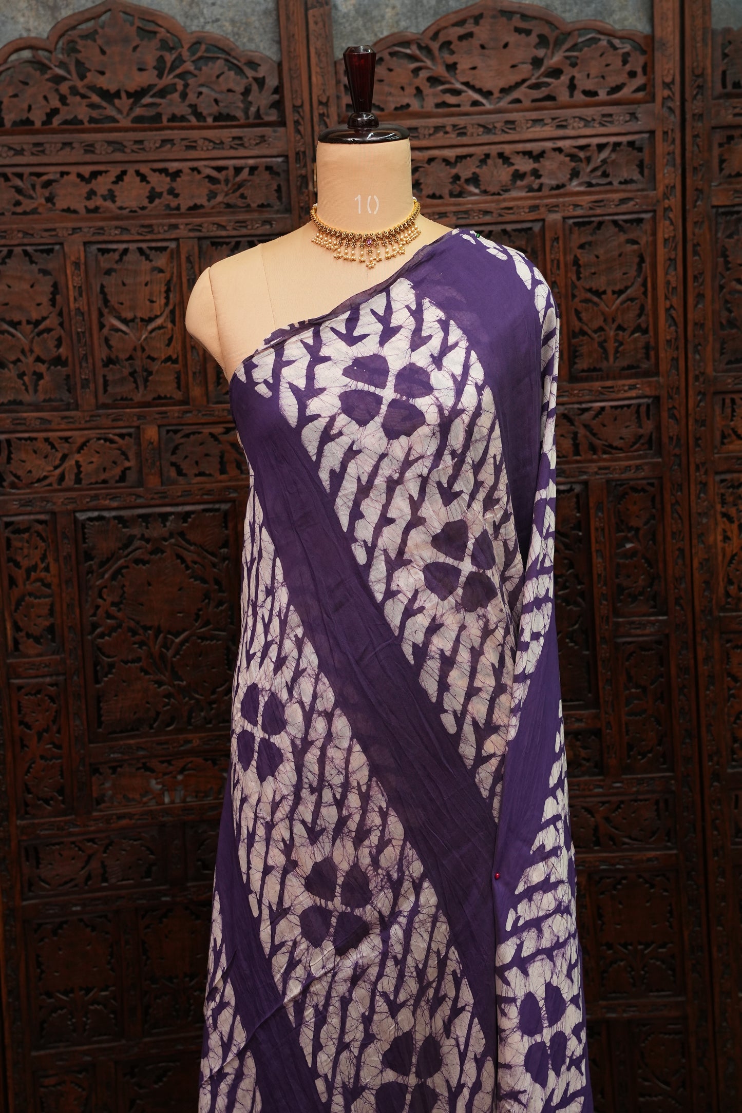 Pure Cotton Saree with Digital Block Prints – Deep Purple & White