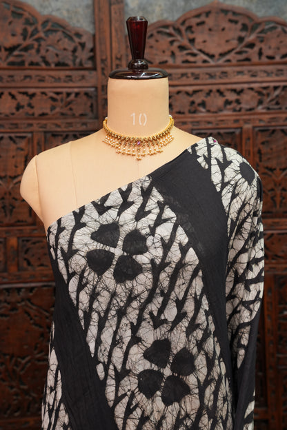 Pure Cotton Saree with Digital Block Prints – Black & White