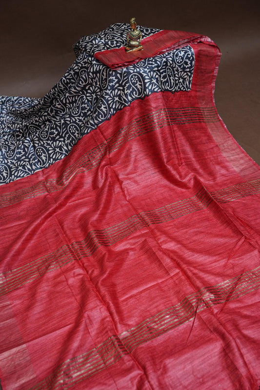 Pure Giccha Silk Saree Monochrome Body with Paisley Floral Motifs
