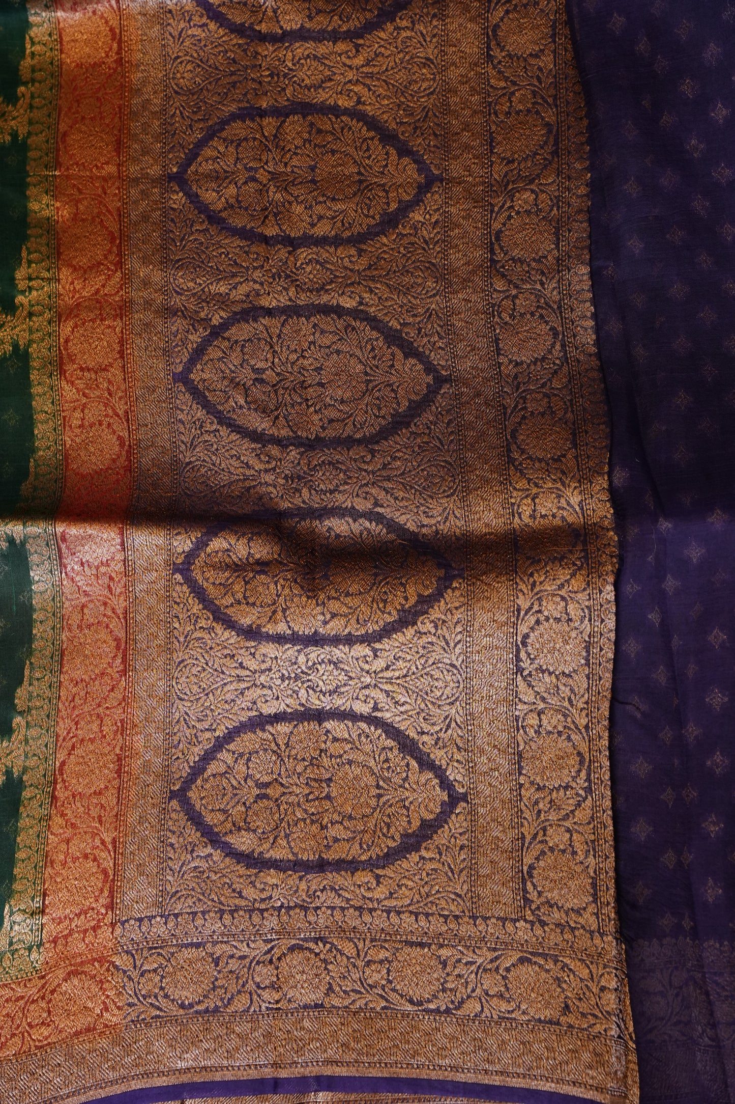 Pure Banarasi Organza(Kora) Silk Handloom Saree with Antique Zari Jaal & Contrast Border – Emerald Green with Red Border & Purple Pallu | Silk Mark Certified