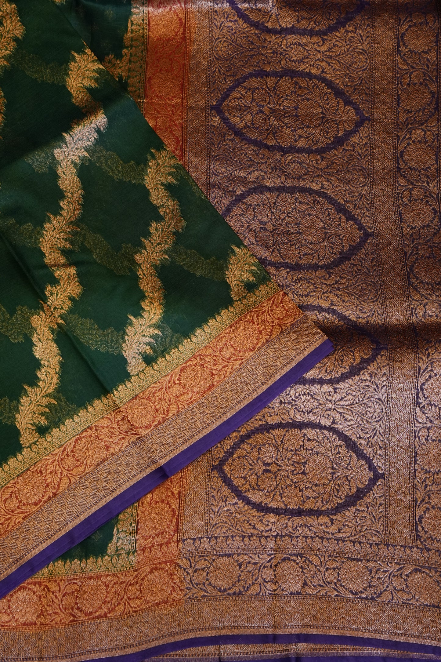 Pure Banarasi Organza(Kora) Silk Handloom Saree with Antique Zari Jaal & Contrast Border – Emerald Green with Red Border & Purple Pallu | Silk Mark Certified