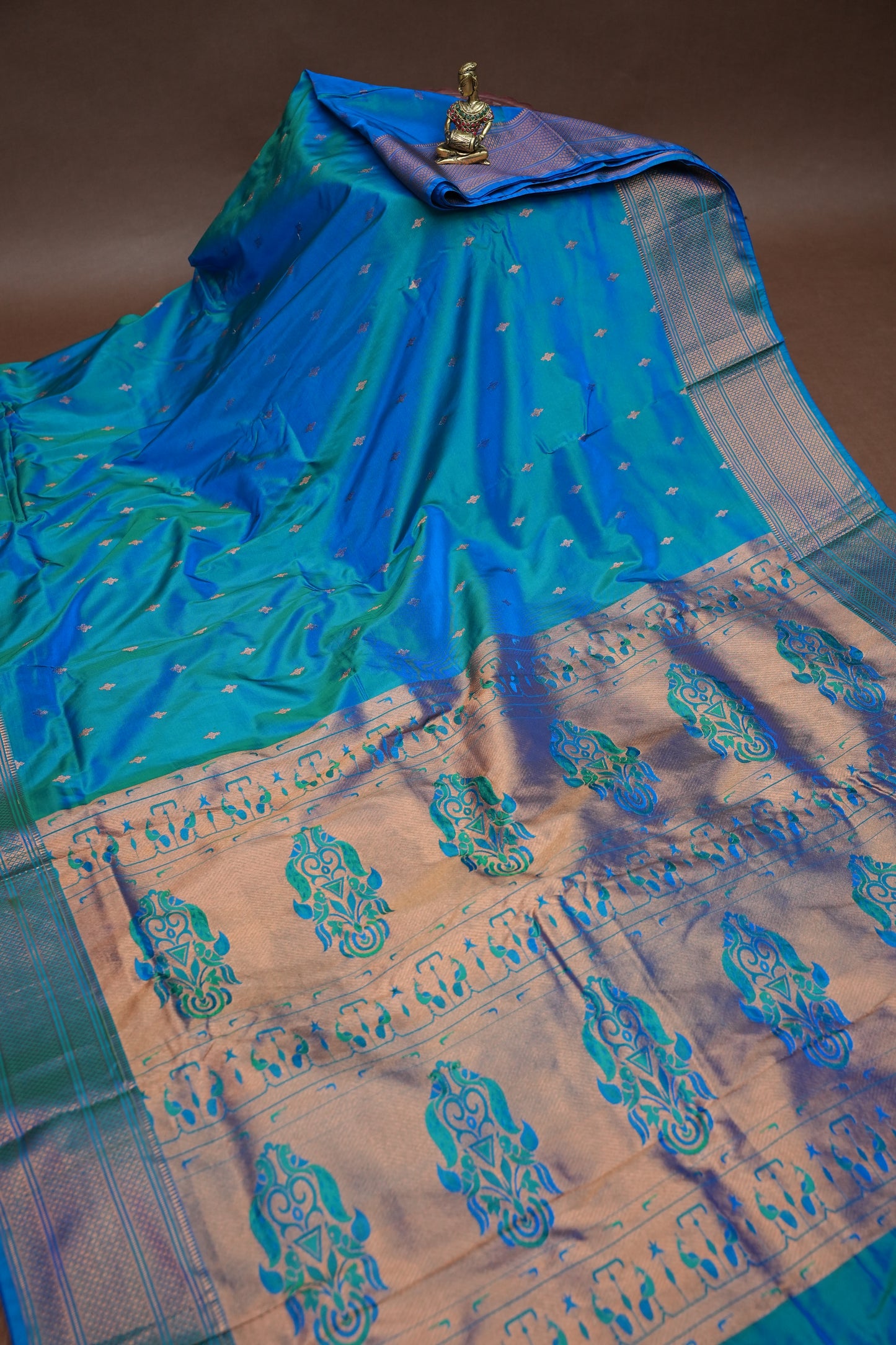 Semi Silk 9-Yard Saree with Paithani Pallu & Gatti Border – Dual Tone Blue & Rama Blue