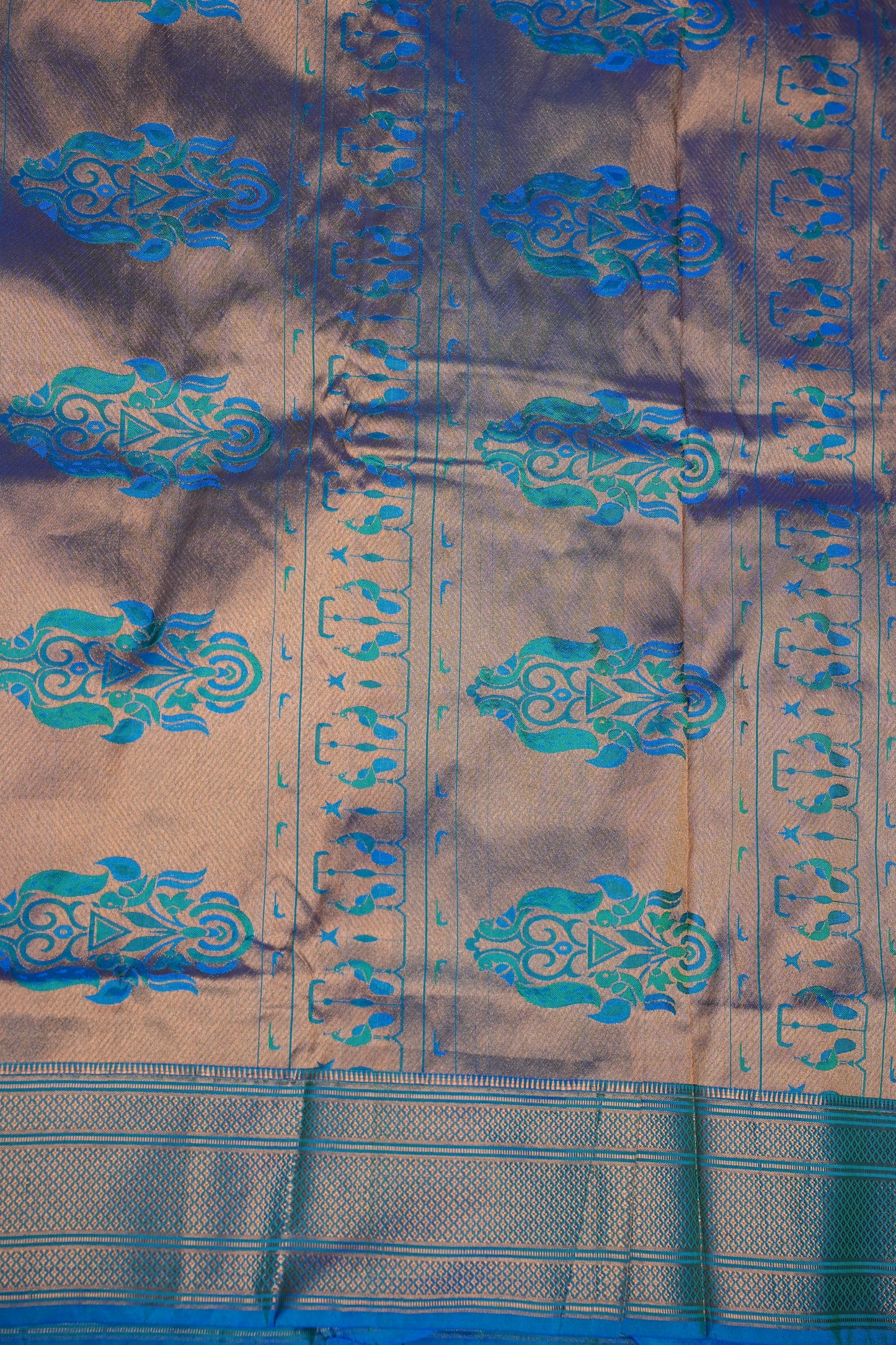 Semi Silk 9-Yard Saree with Paithani Pallu & Gatti Border – Dual Tone Blue & Rama Blue