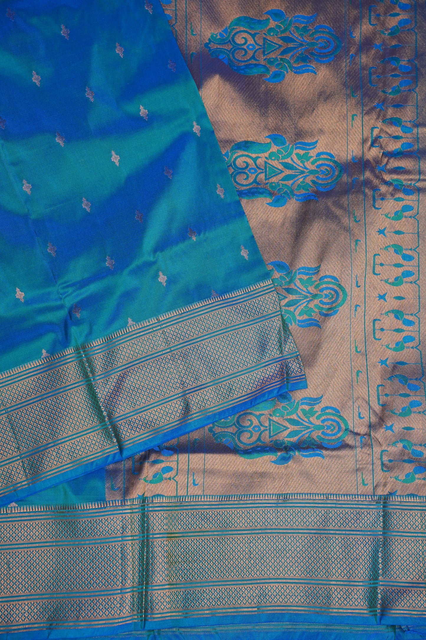 Semi Silk 9-Yard Saree with Paithani Pallu & Gatti Border – Dual Tone Blue & Rama Blue