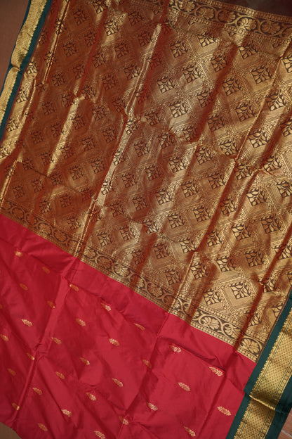 Semi Silk 9-Yard Saree with Grand Pallu & Gatti Border – Red & Green