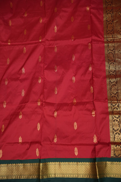 Semi Silk 9-Yard Saree with Grand Pallu & Gatti Border – Red & Green