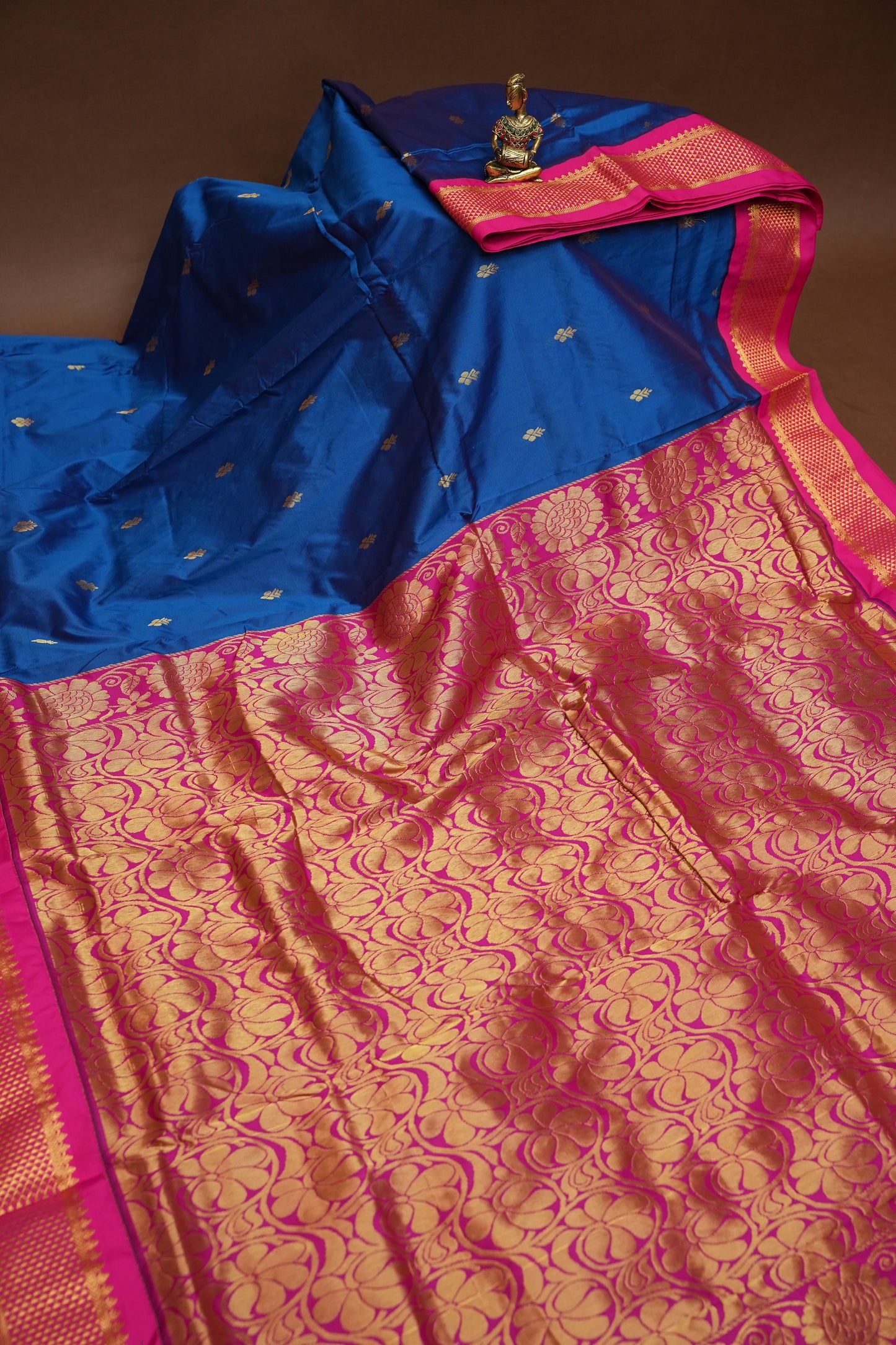 Semi Silk 9-Yard Saree with Grand Pallu & Gatti Border – Blue & Pink