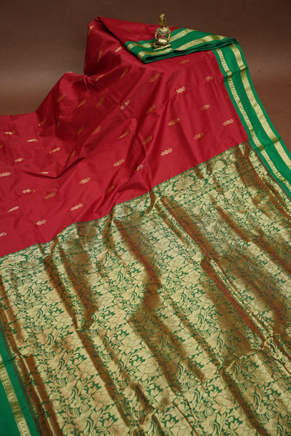 Semi Silk 9-Yard Saree with Grand Pallu & Gatti Border – Red & Rama Green