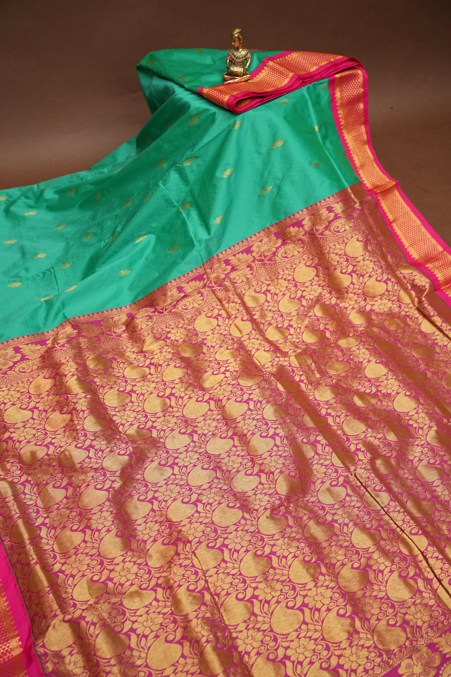 Semi Silk 9-Yard Saree with Grand Pallu & Gatti Border – Rama Green & Pink
