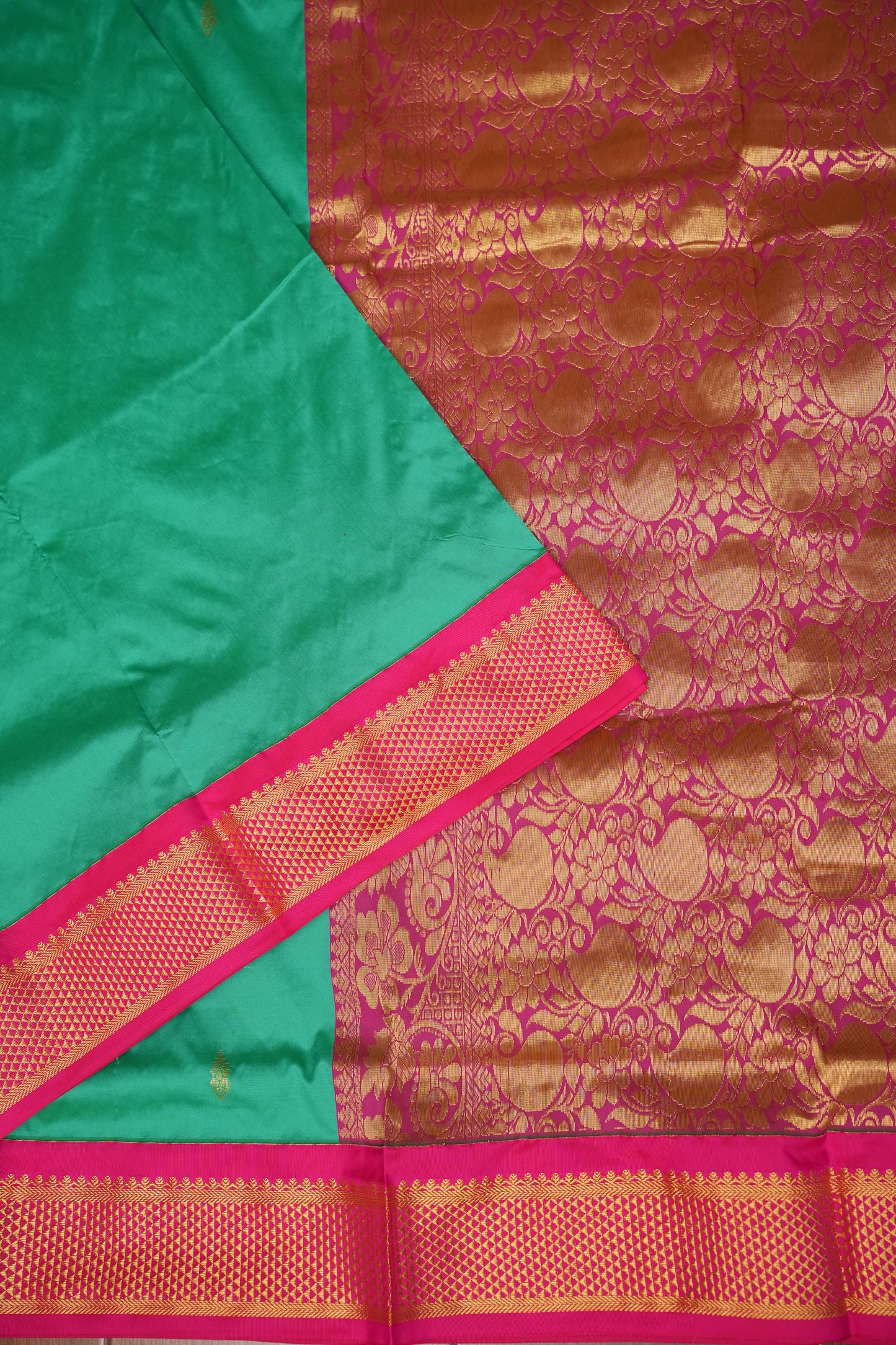 Semi Silk 9-Yard Saree with Grand Pallu & Gatti Border – Rama Green & Pink