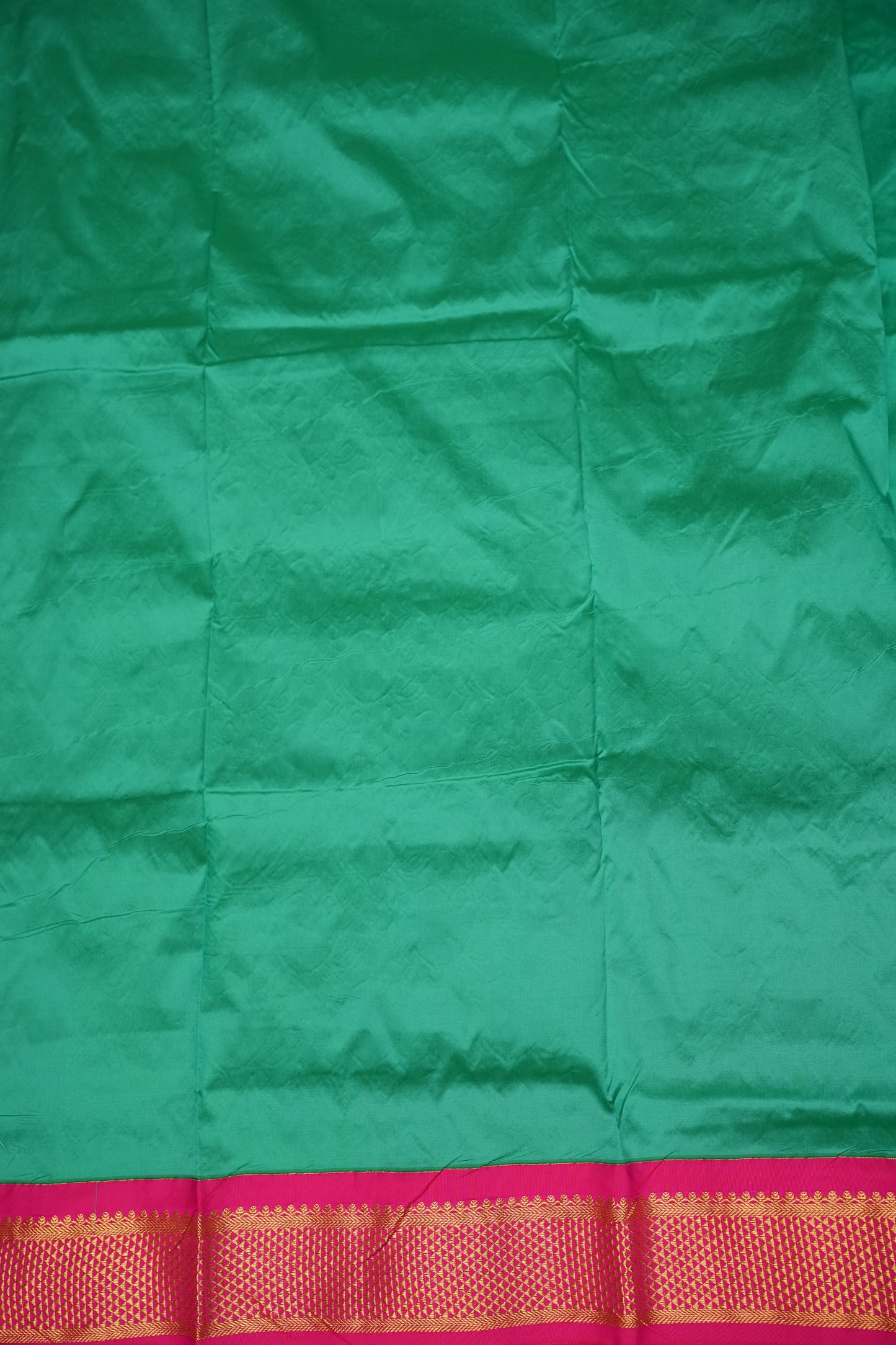Semi Silk 9-Yard Saree with Grand Pallu & Gatti Border – Rama Green & Pink