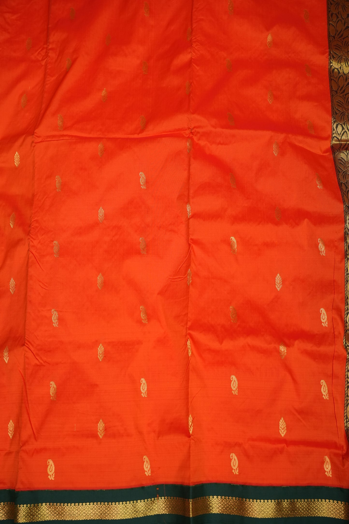 Semi Silk 9-Yard Saree with Grand Pallu & Gatti Border – Orange & Green