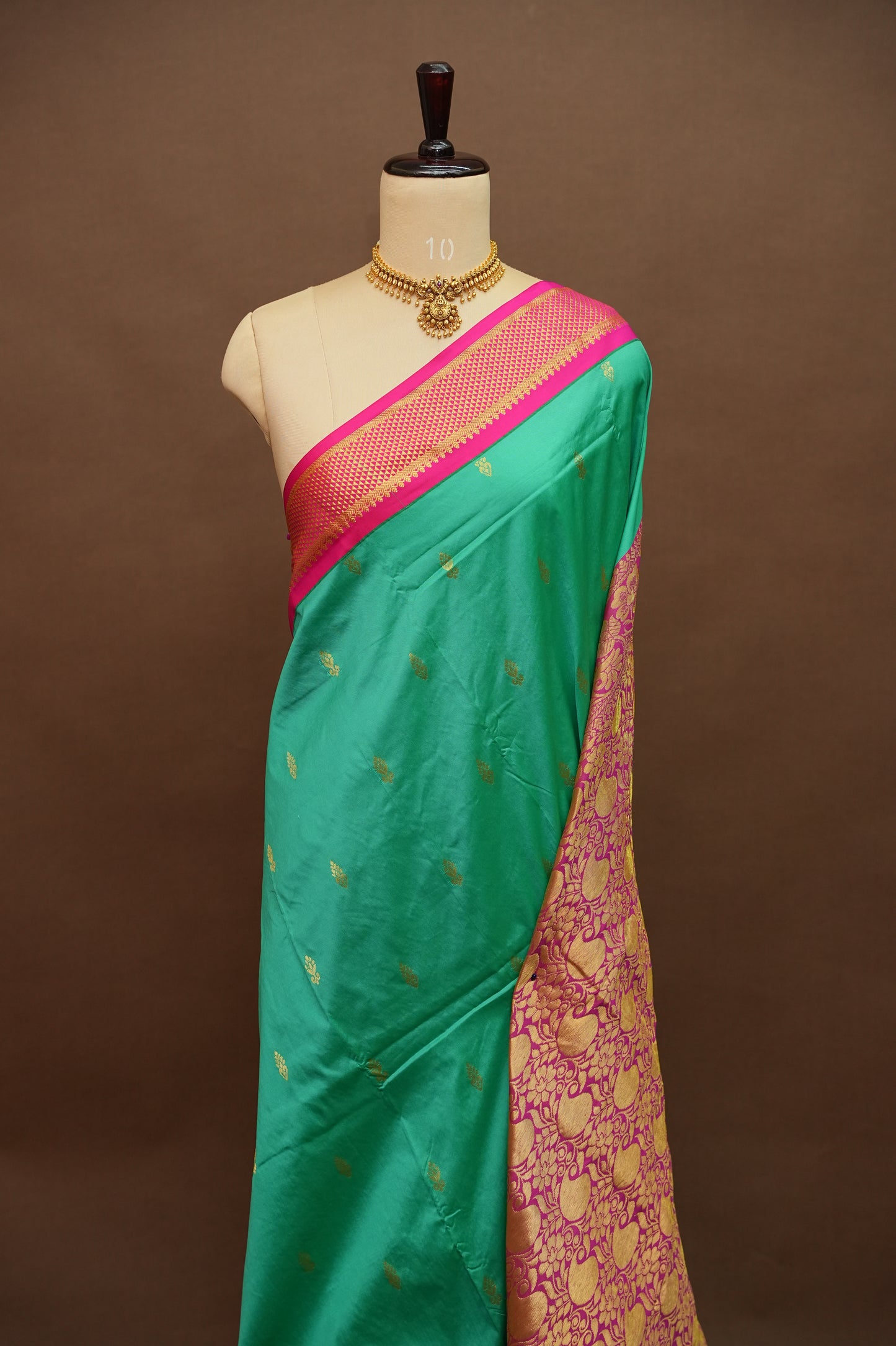 Semi Silk 9-Yard Saree with Grand Pallu & Gatti Border – Rama Green & Pink