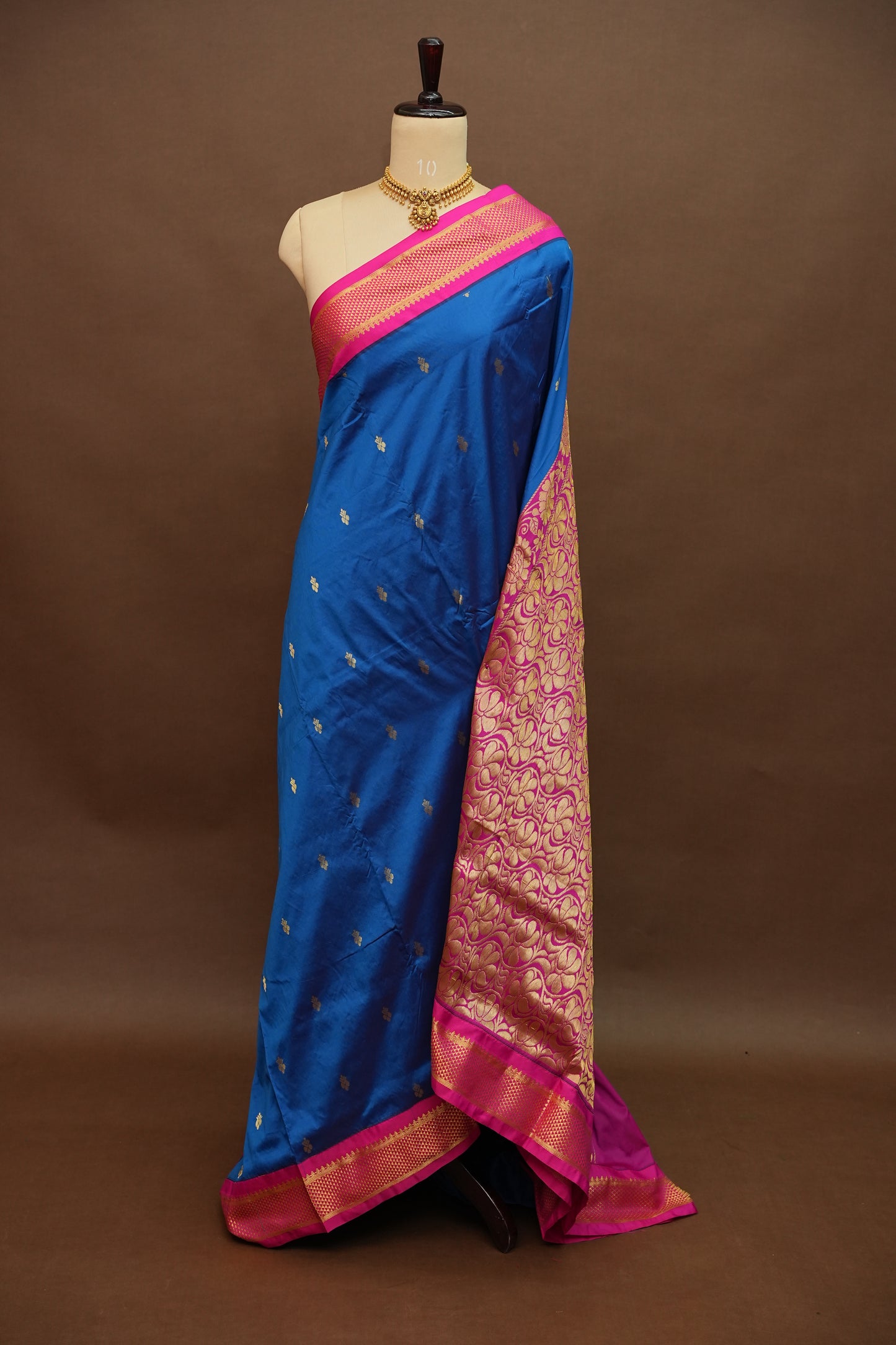Semi Silk 9-Yard Saree with Grand Pallu & Gatti Border – Blue & Pink