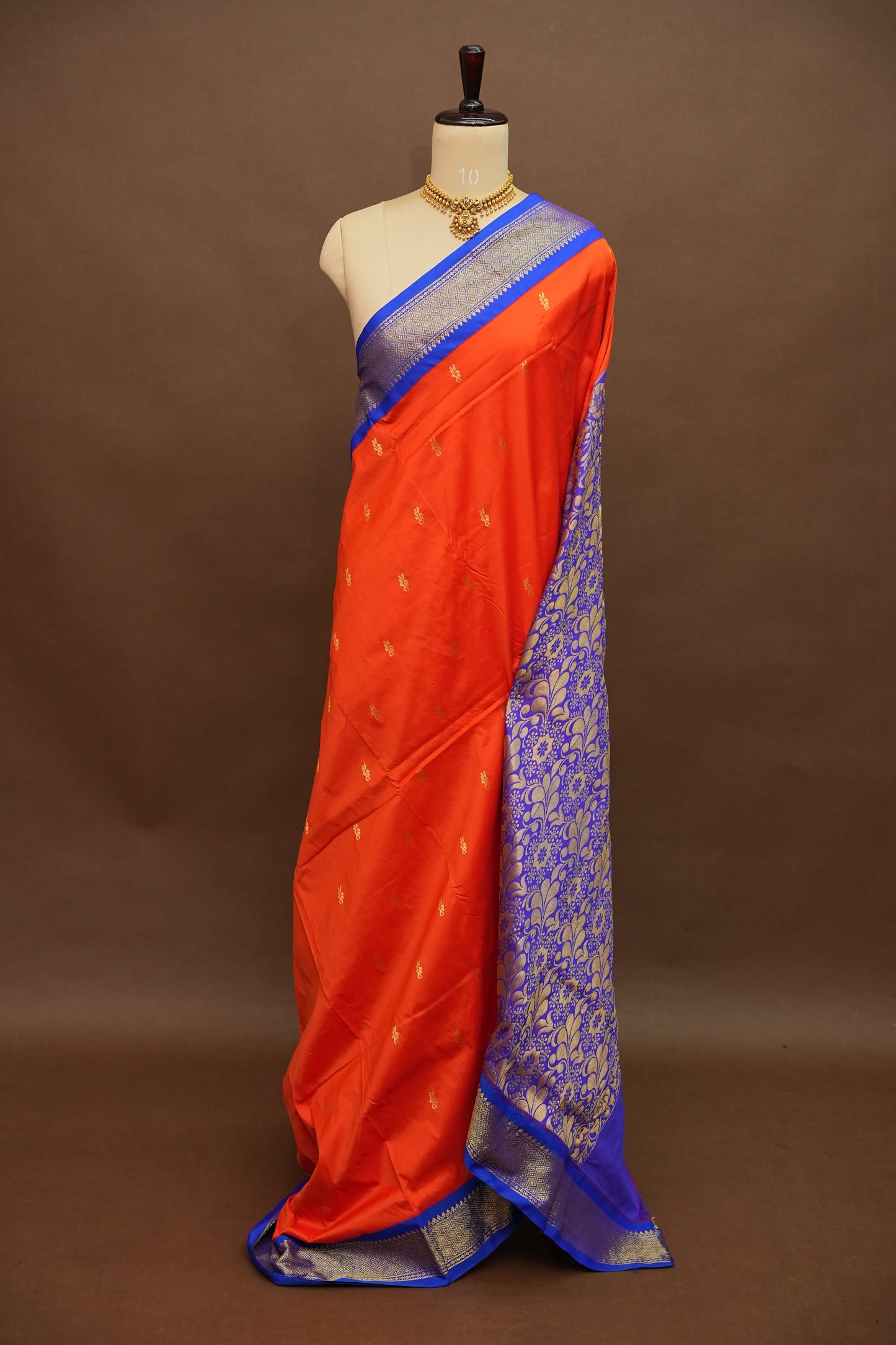 Semi Silk 9-Yard Saree with Grand Pallu & Gatti Border – Red & Blue