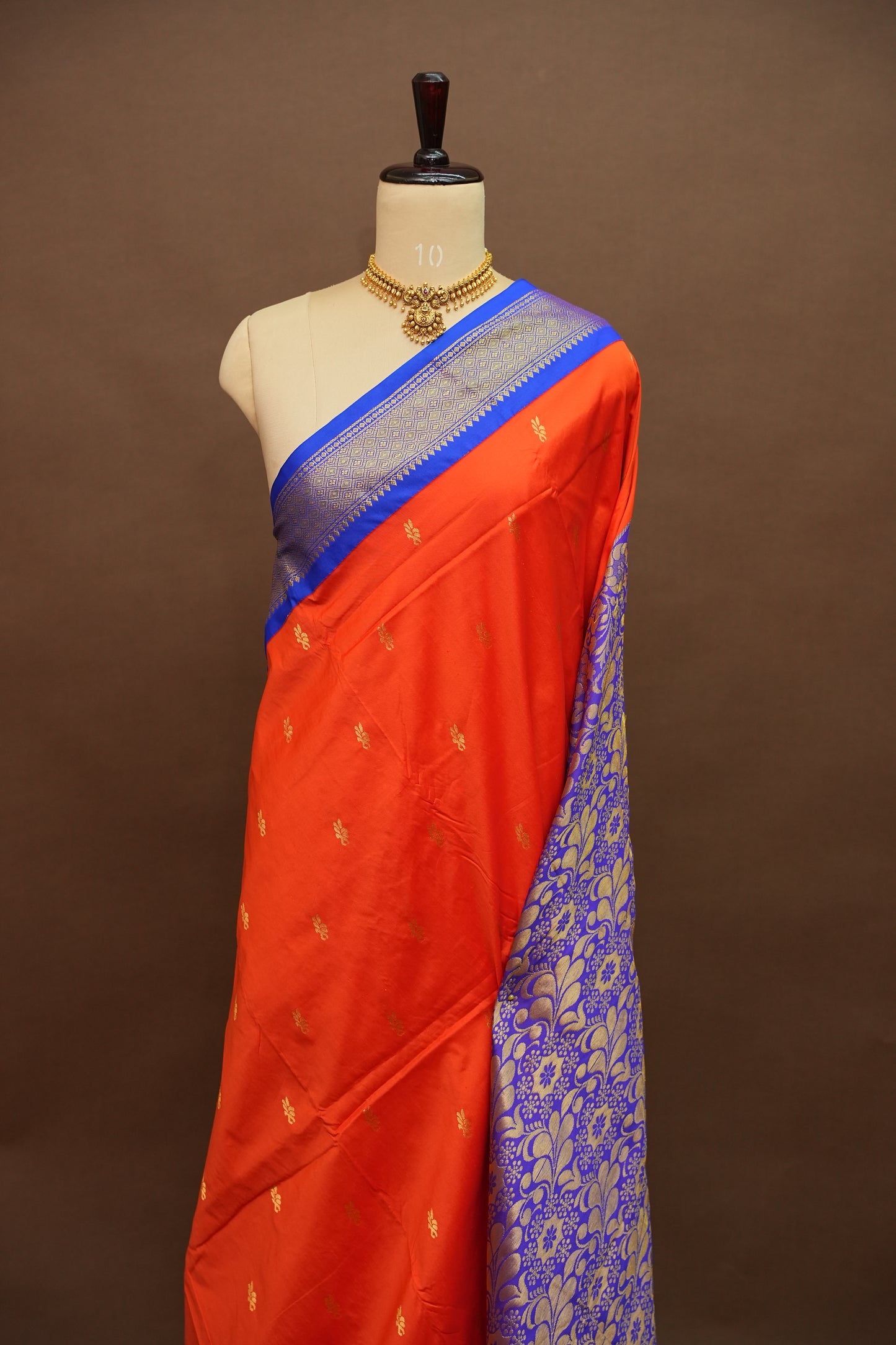 Semi Silk 9-Yard Saree with Grand Pallu & Gatti Border – Red & Blue