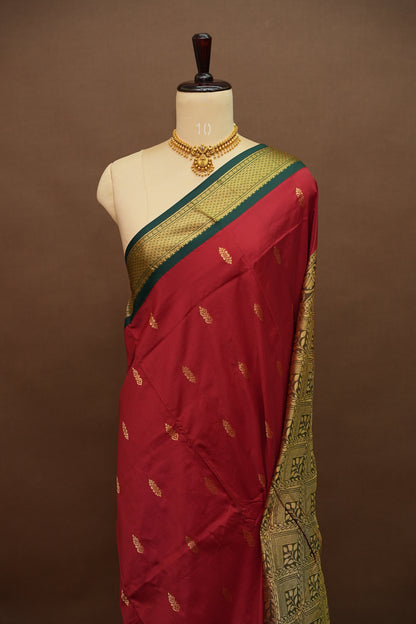 Semi Silk 9-Yard Saree with Grand Pallu & Gatti Border – Red & Green