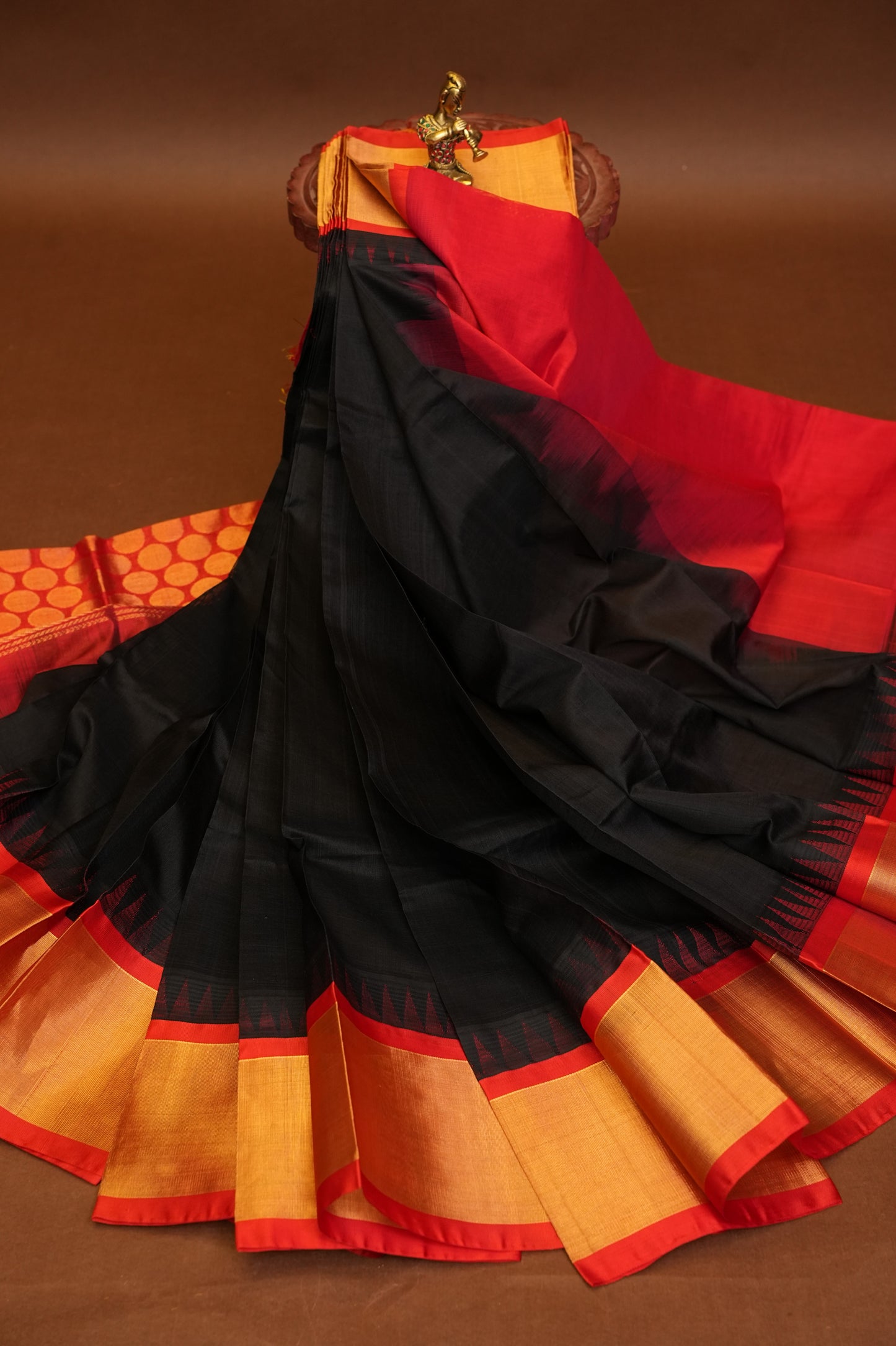 Pure Kuppadam Korvai Pattu Saree-Black & Red
