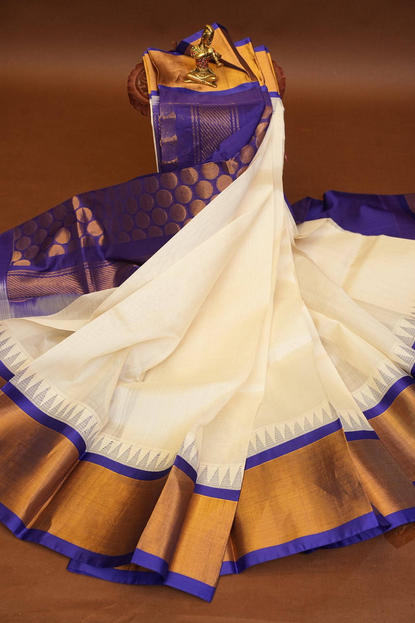 Pure Kuppadam Korvai Pattu Saree-Ivory & Royal Blue