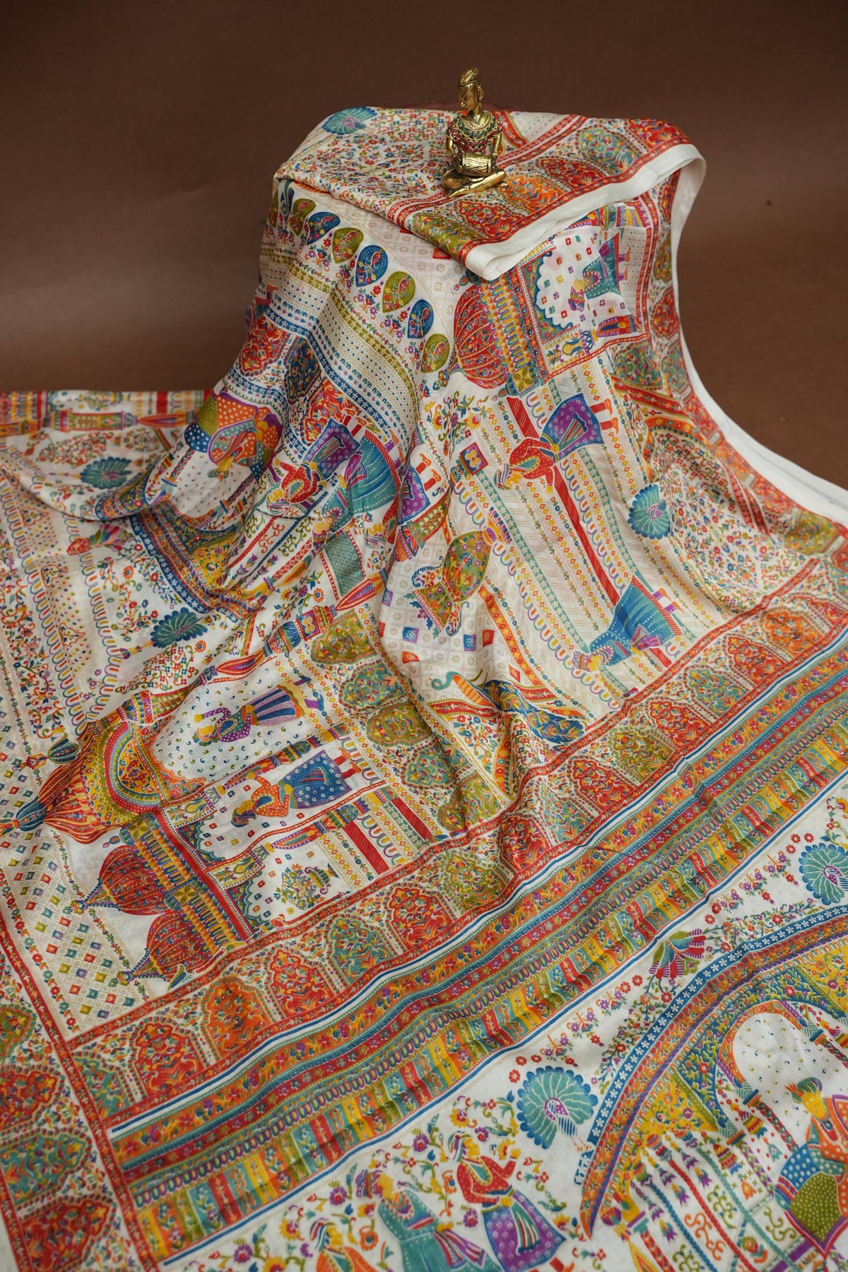 Semi Georgette Saree with Royal Palace Heritage Print – White