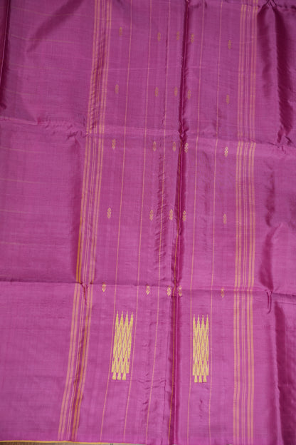 Vegan Saree with Temple Motifs & Contrast Magenta Pallu – Beige Gold