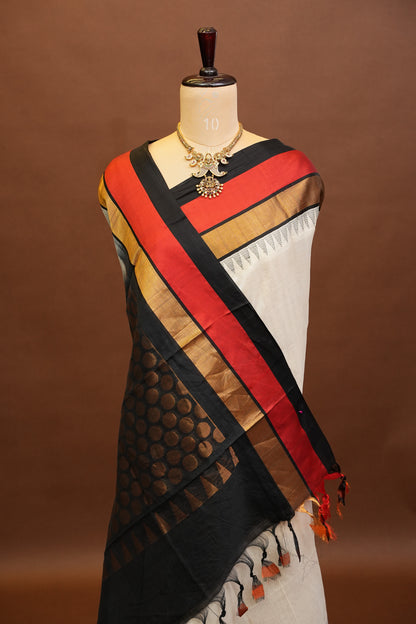 Pure Kuppadam Korvai Pattu Saree-Ivory & Black