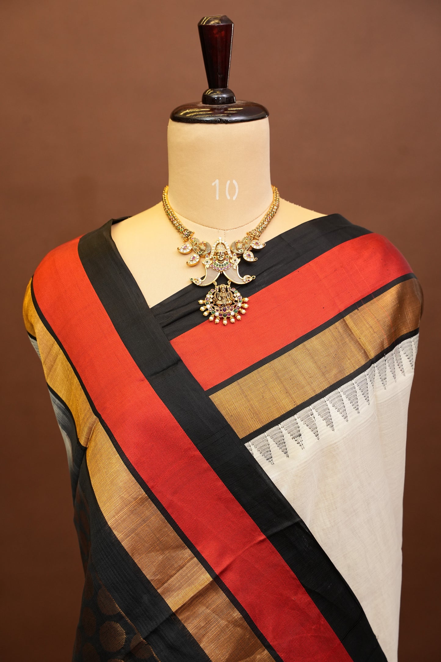 Pure Kuppadam Korvai Pattu Saree-Ivory & Black