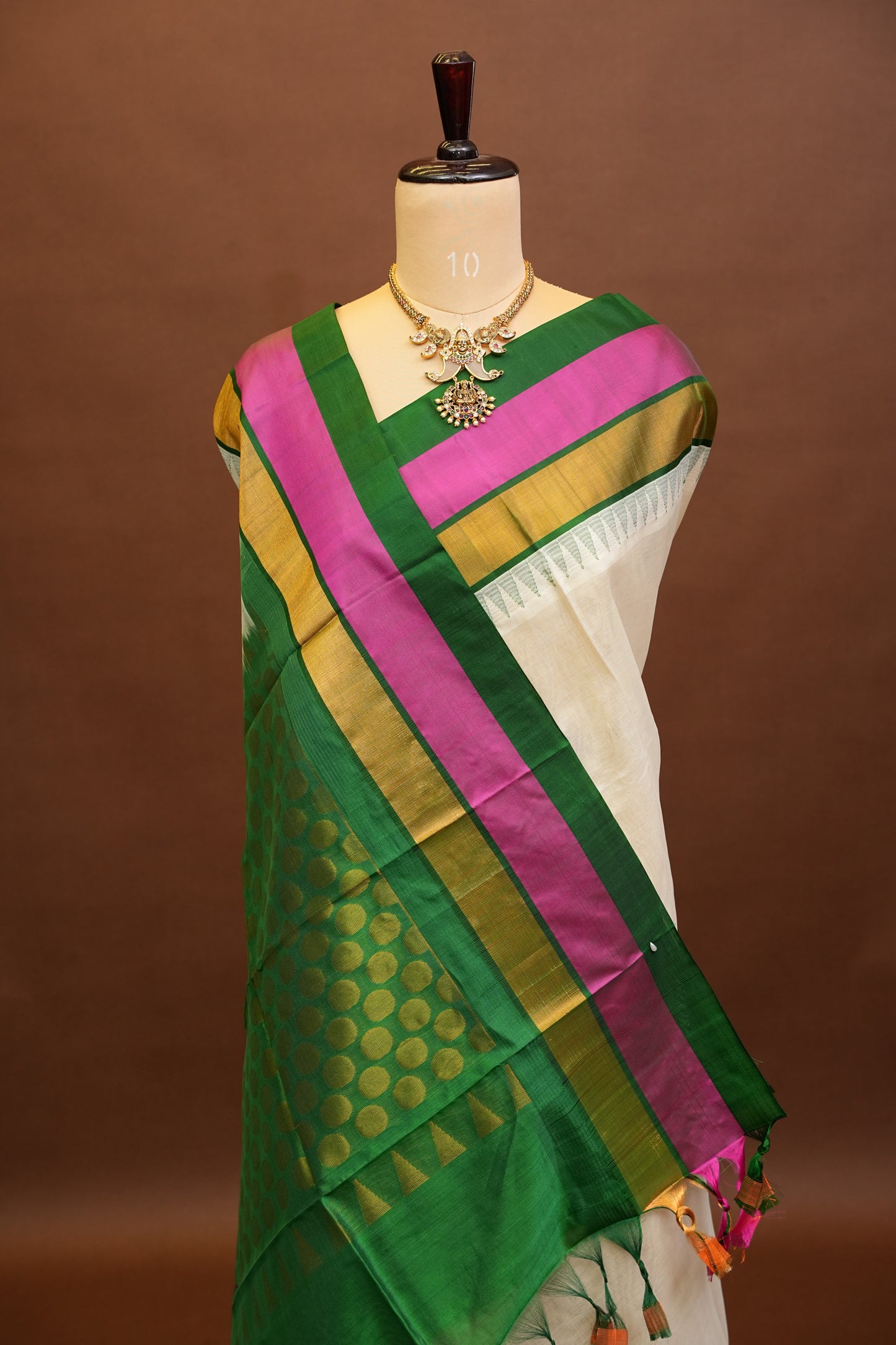 Pure Kuppadam Korvai Pattu Saree-Ivory & Green
