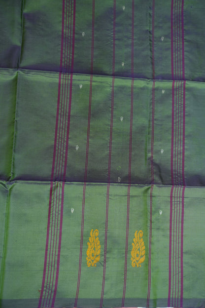 Vegan Saree with Temple Motifs & Contrast Green Pallu – Lavender Pink