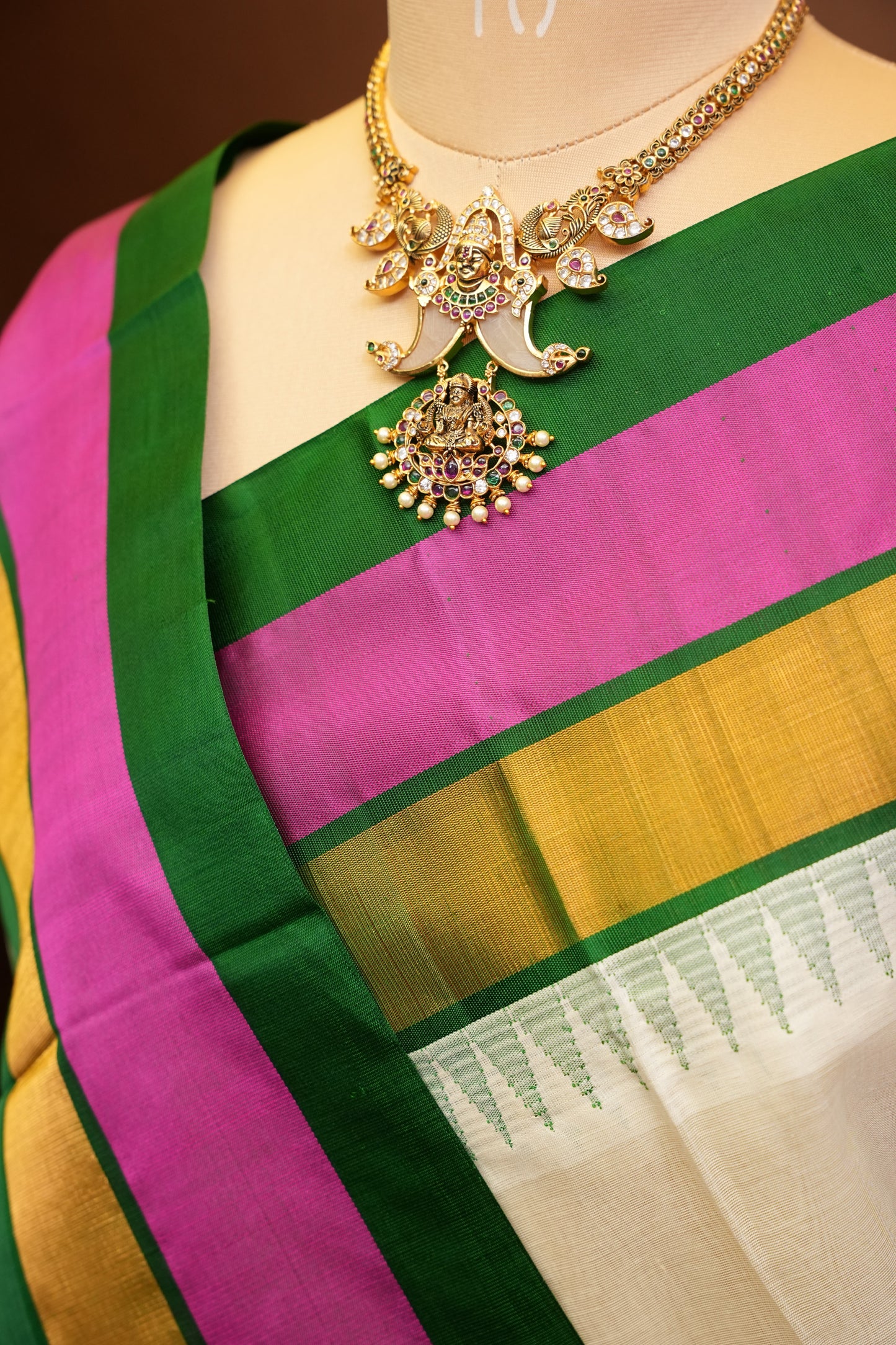 Pure Kuppadam Korvai Pattu Saree-Ivory & Green