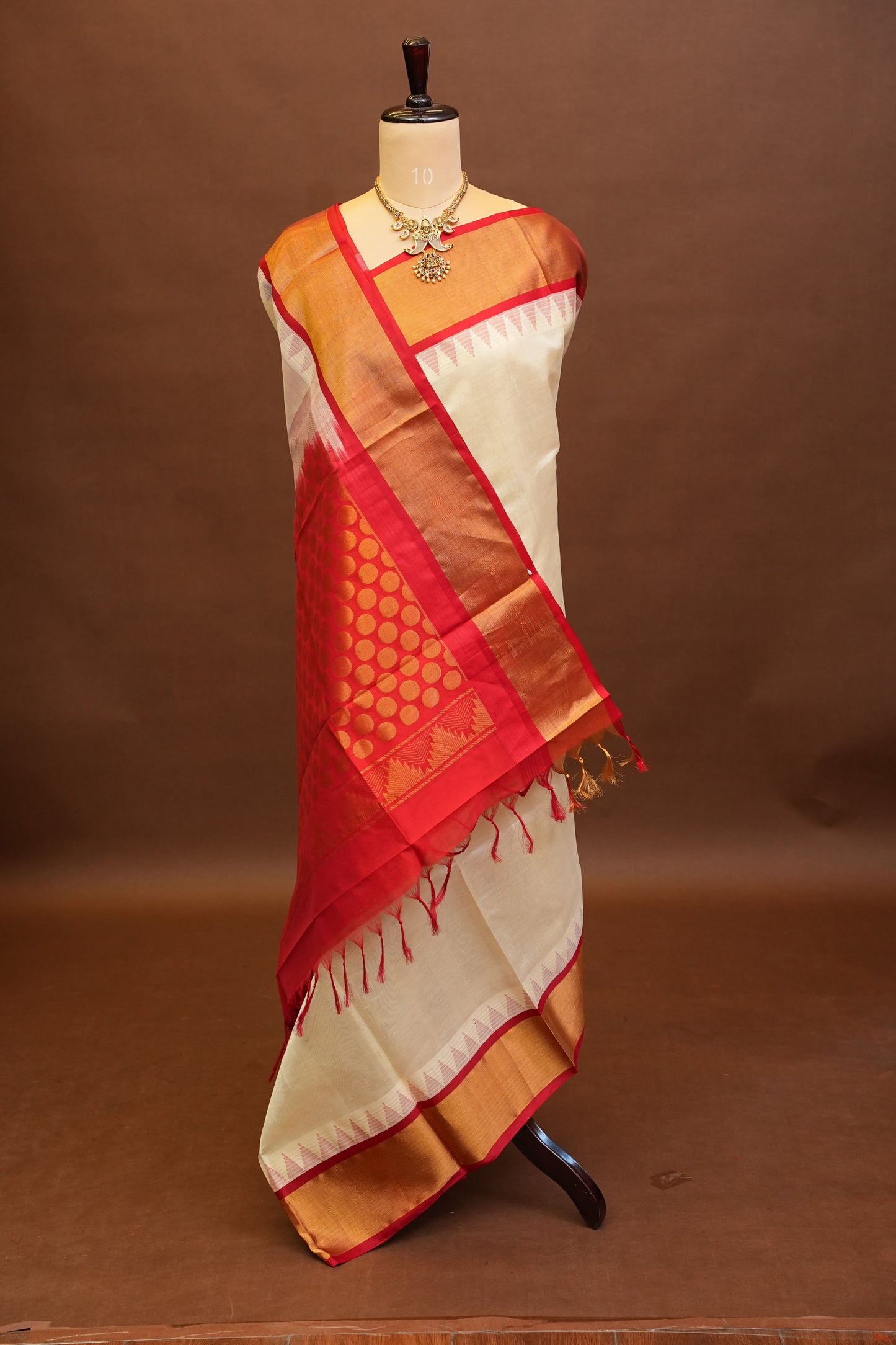 Pure Kuppadam Korvai Pattu Saree-Ivory & Red