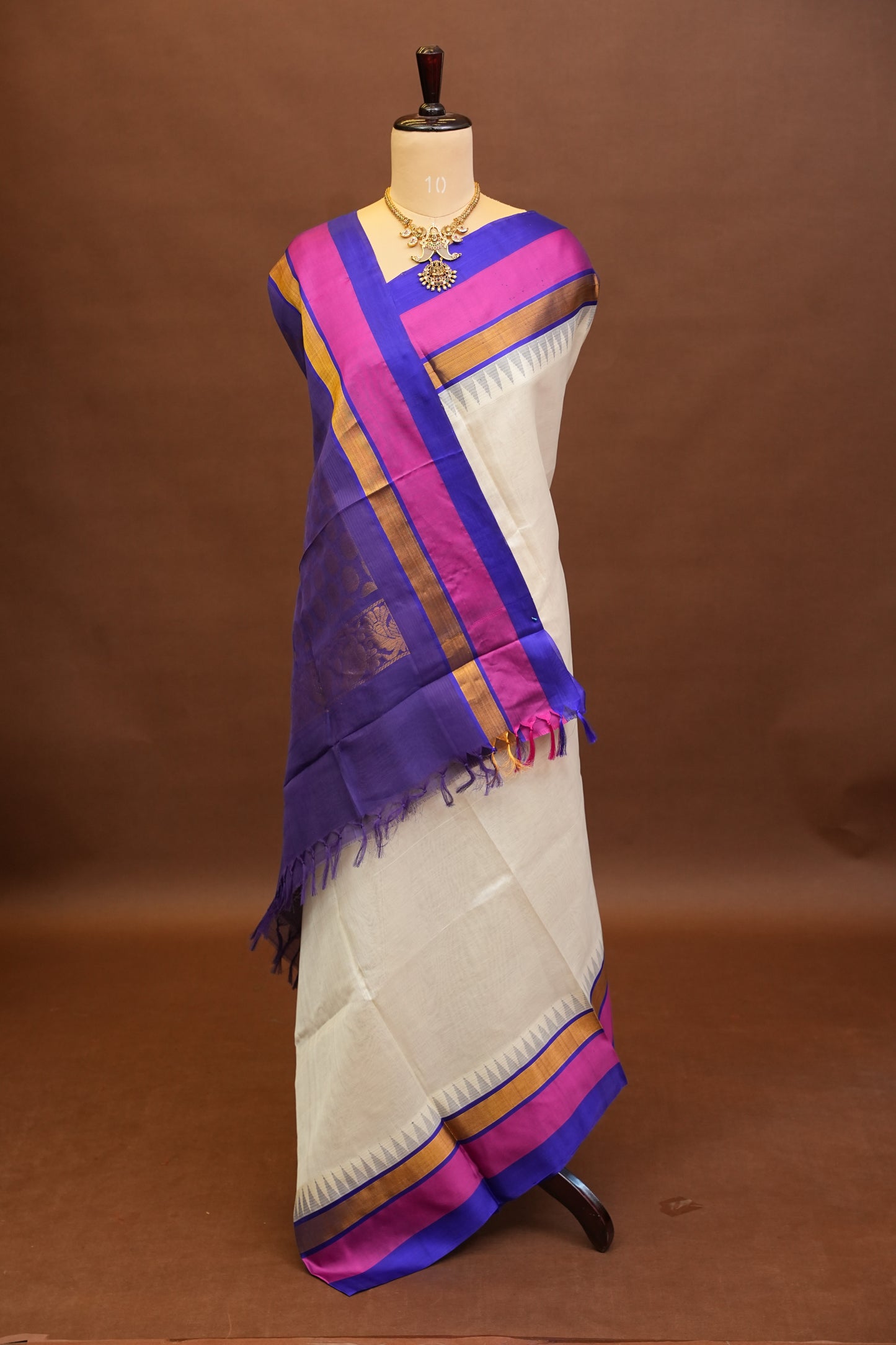 Pure Kuppadam Korvai Pattu Saree-Ivory & Blue