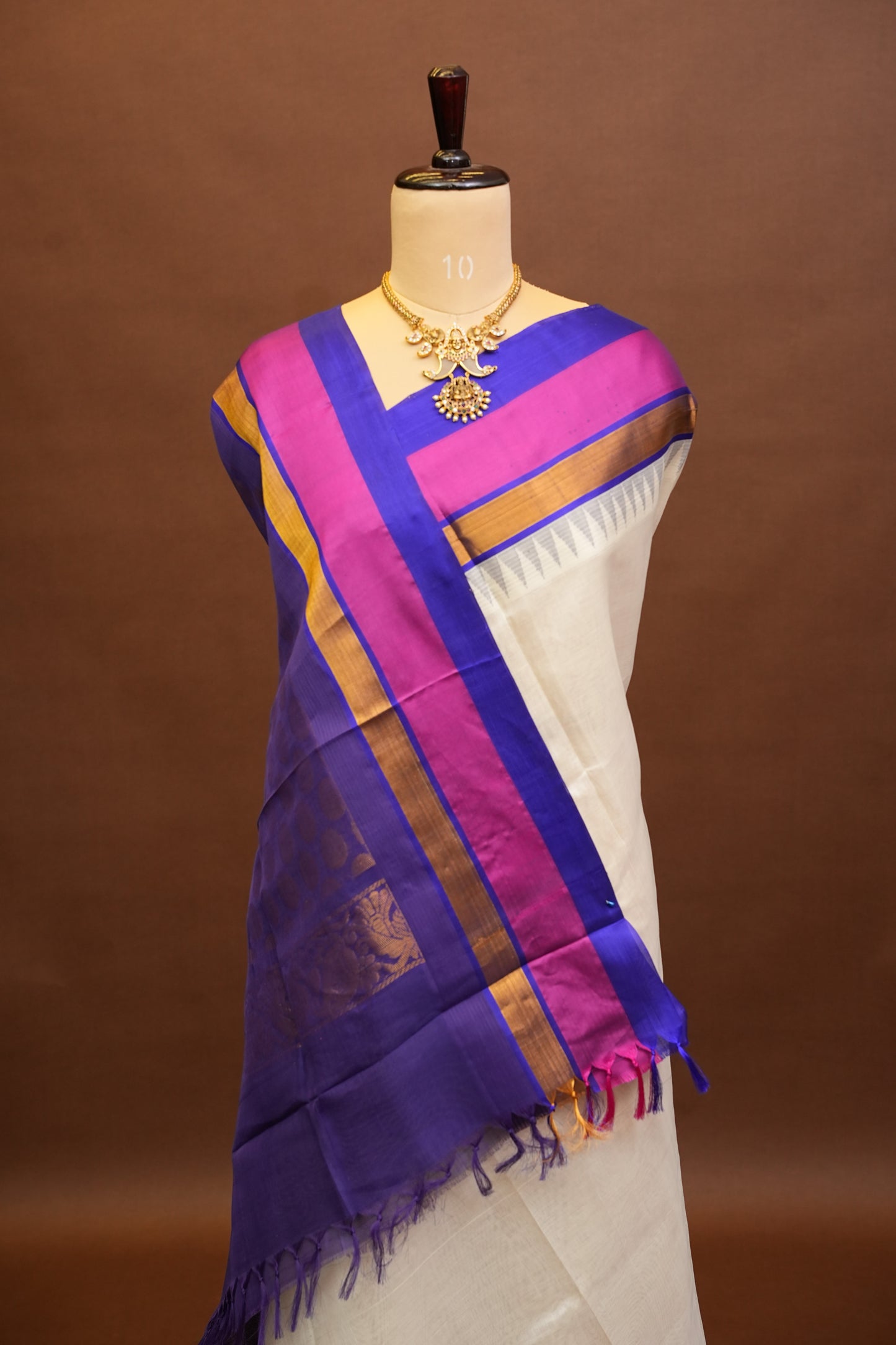 Pure Kuppadam Korvai Pattu Saree-Ivory & Blue