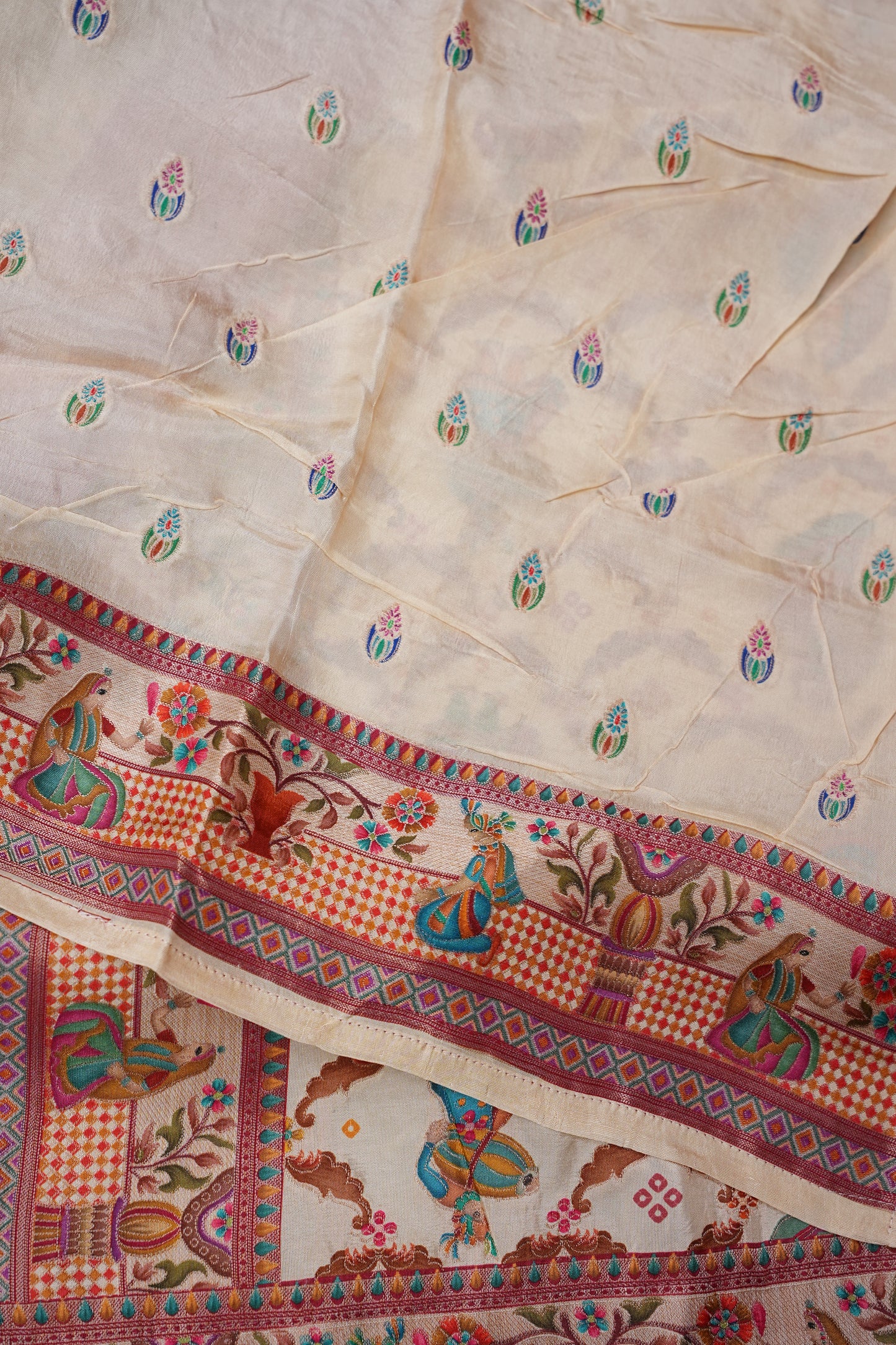 Kashmiri Pashmina Story Telling Saree - Ivory