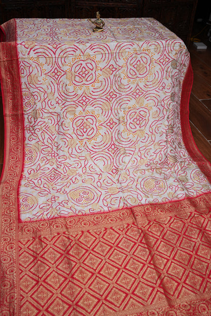 Kashmiri Pashmina Story Telling Saree - White & Red