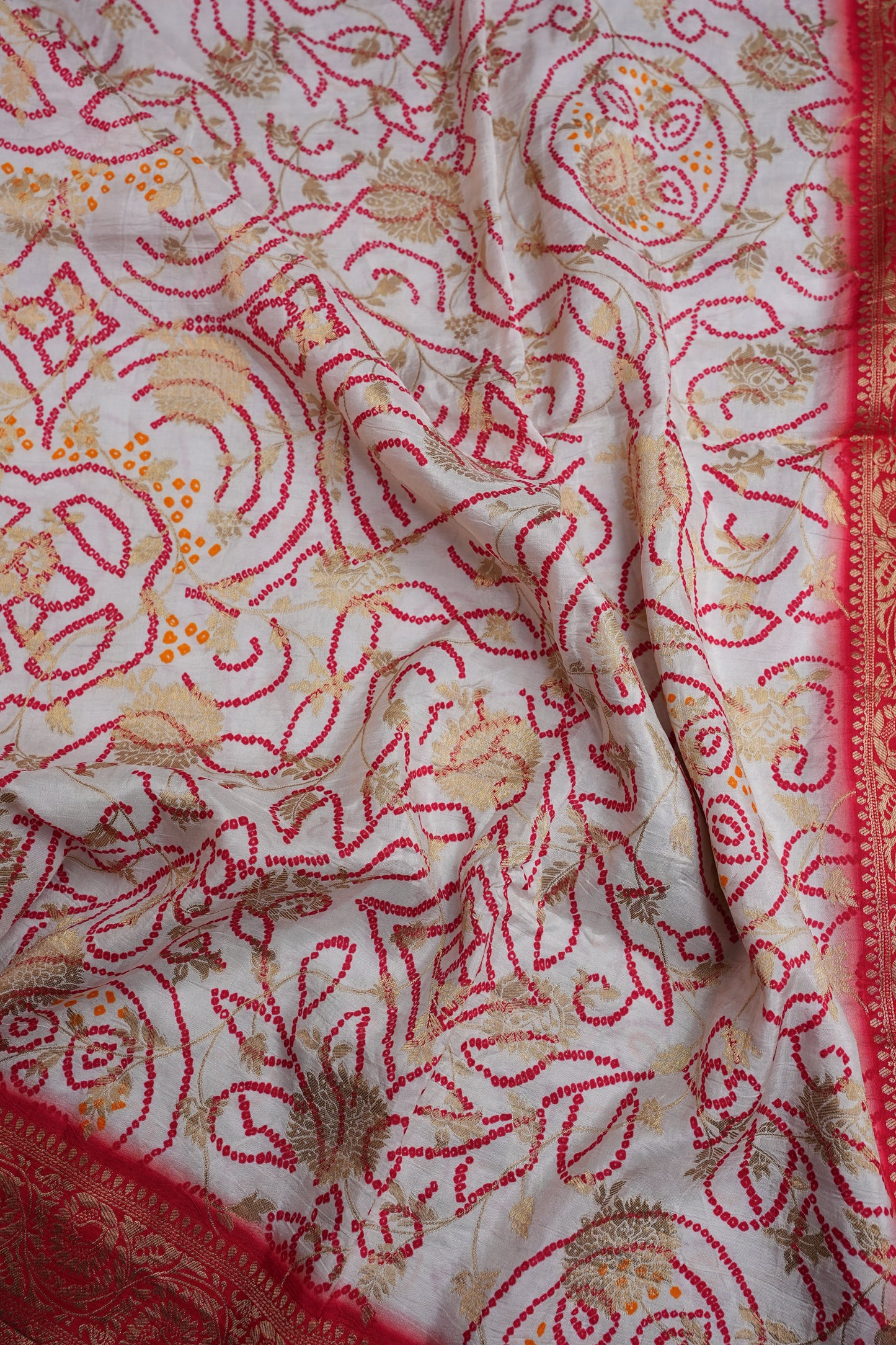 Kashmiri Pashmina Story Telling Saree - White & Red