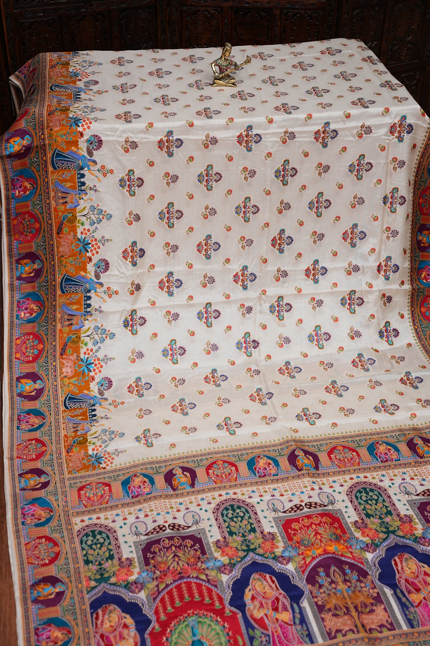Kashmiri Pashmina Story Telling Saree - Ivory Shade