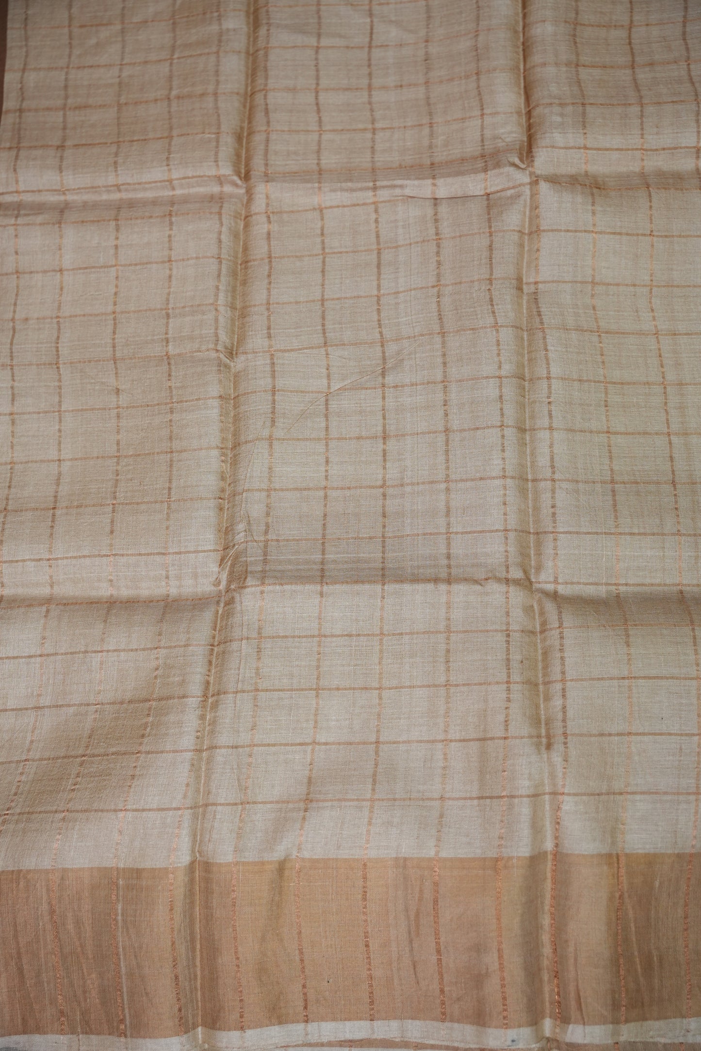 Premium Hand-Painted Tussar Silk Saree – Ivory with Mustard Floral Pallu