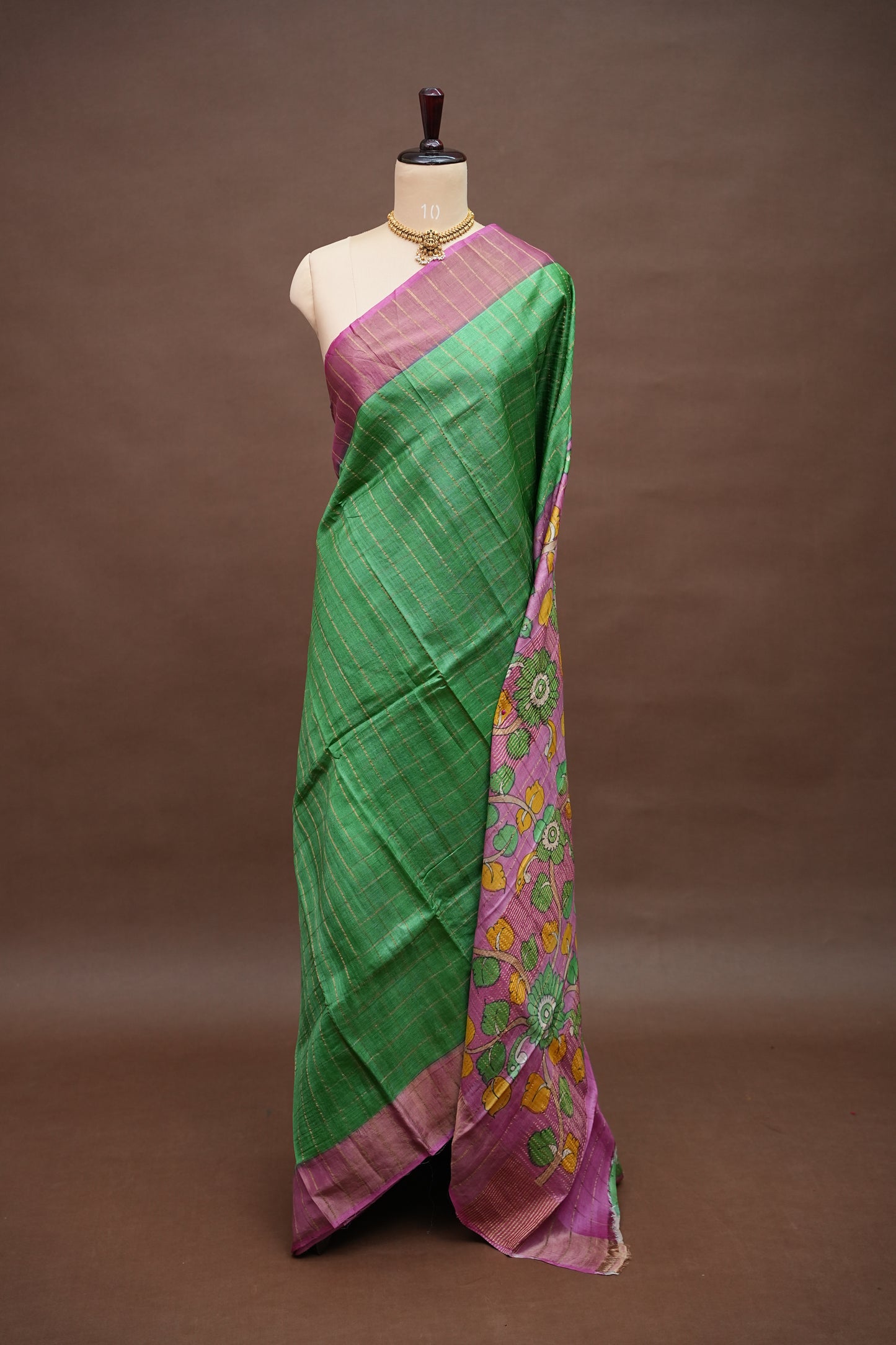 Premium Hand-Painted Tussar Silk Saree – Emerald Green with Lavender Pink Floral Pallu