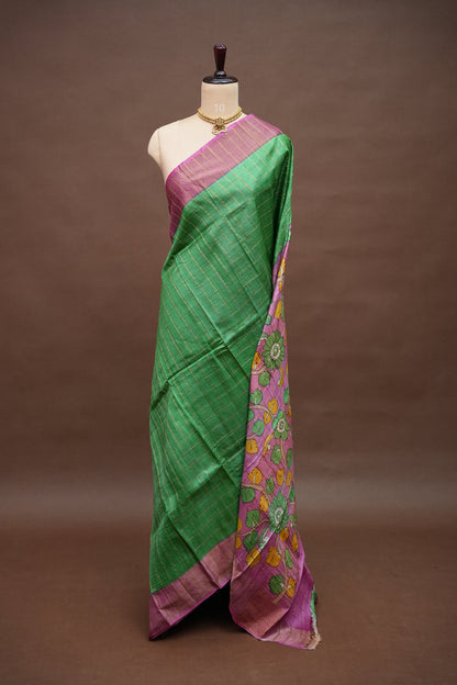 Premium Hand-Painted Tussar Silk Saree – Emerald Green with Lavender Pink Floral Pallu