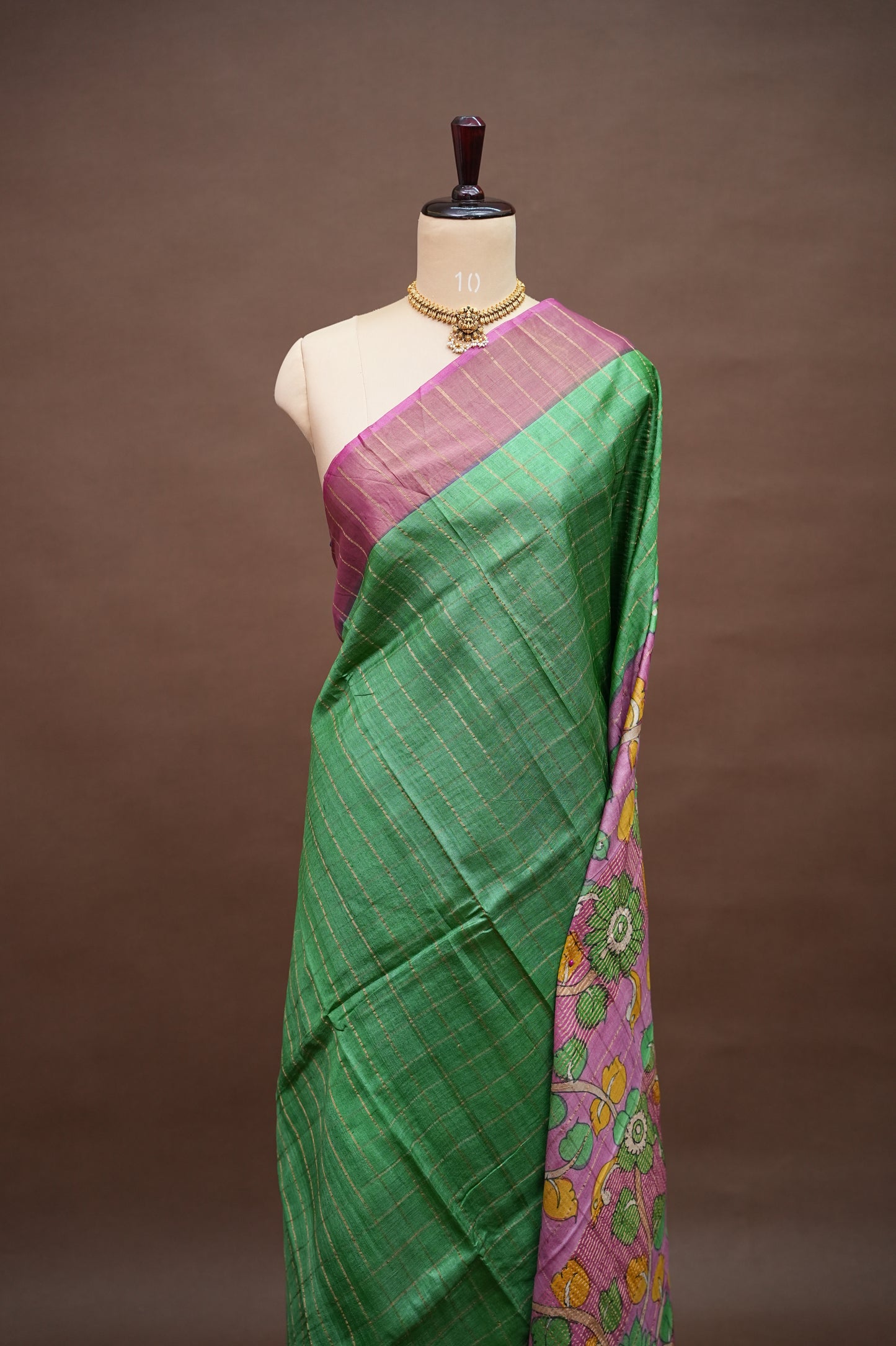 Premium Hand-Painted Tussar Silk Saree – Emerald Green with Lavender Pink Floral Pallu