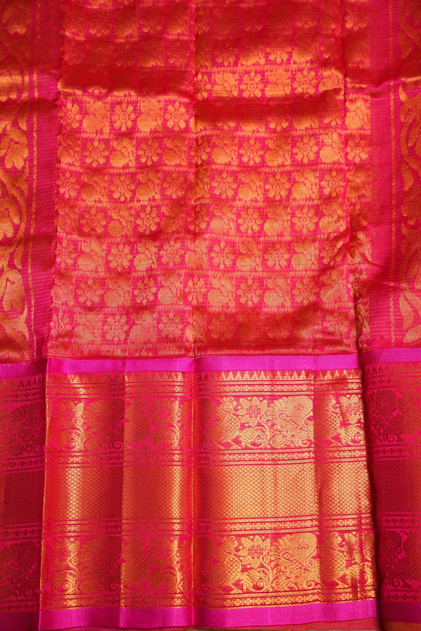 Mangalgiri Kuppadam Pattu Saree - Parrot Green & Pink