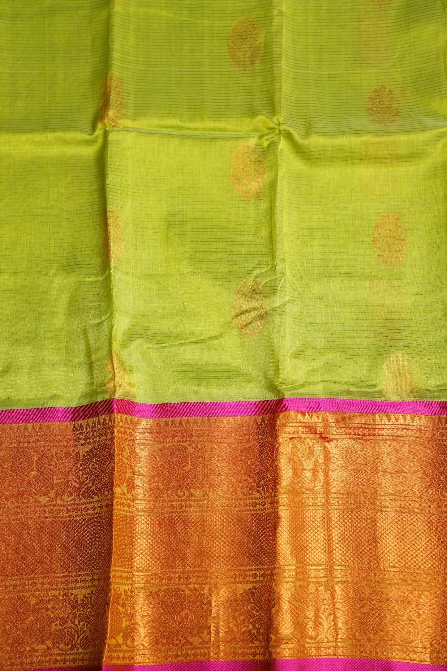 Mangalgiri Kuppadam Pattu Saree - Parrot Green & Pink