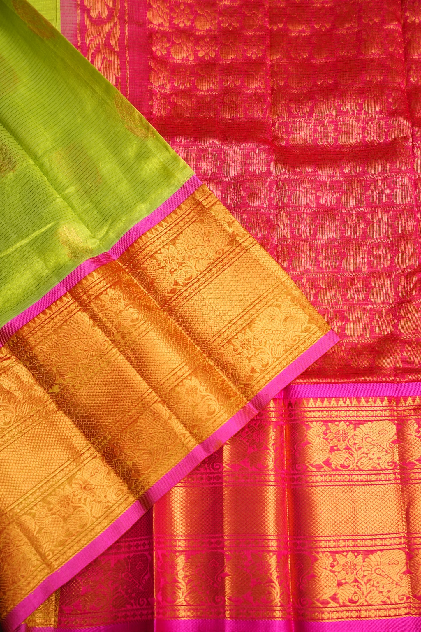 Mangalgiri Kuppadam Pattu Saree - Parrot Green & Pink
