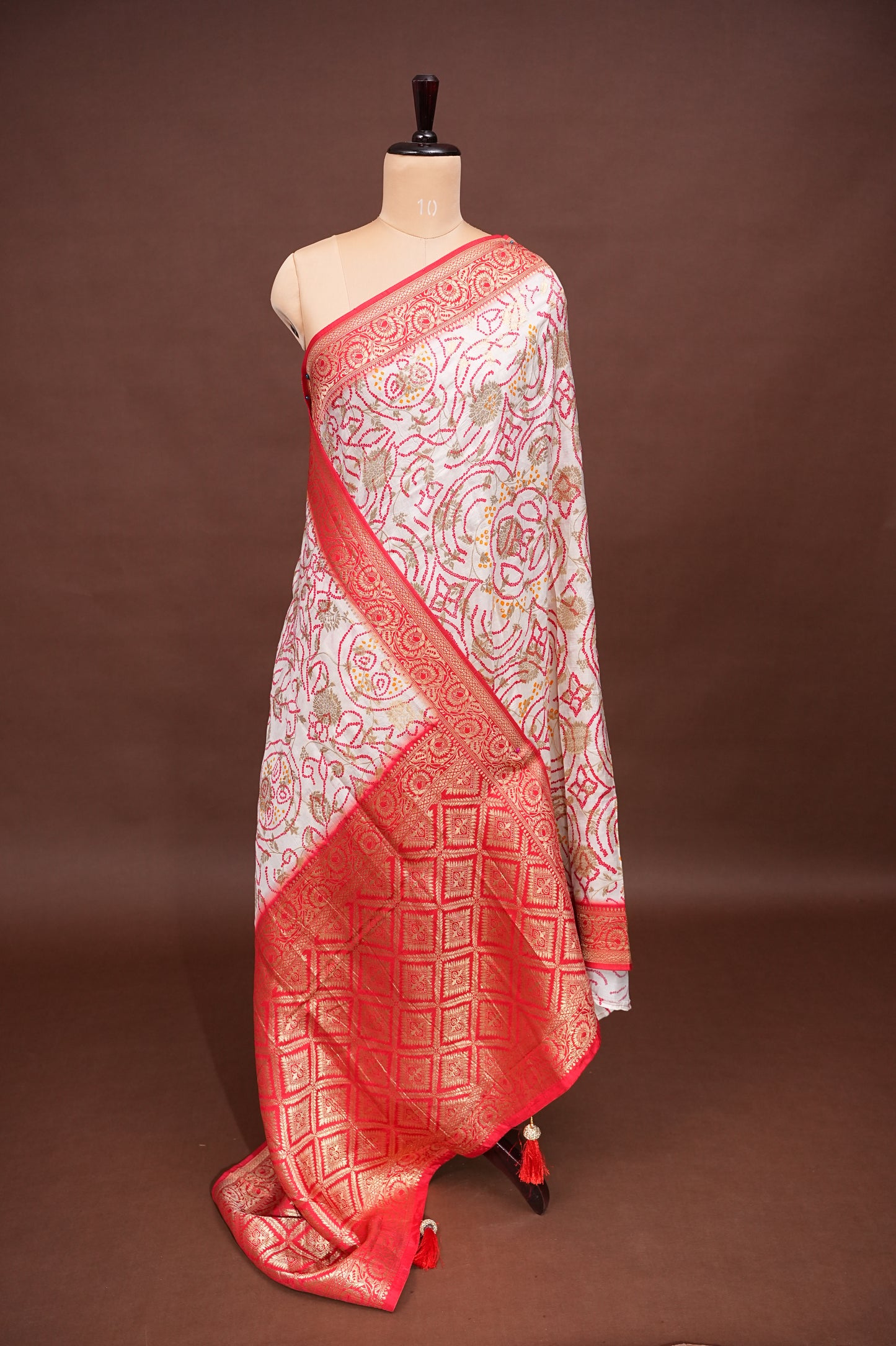 Kashmiri Pashmina Story Telling Saree - White & Red