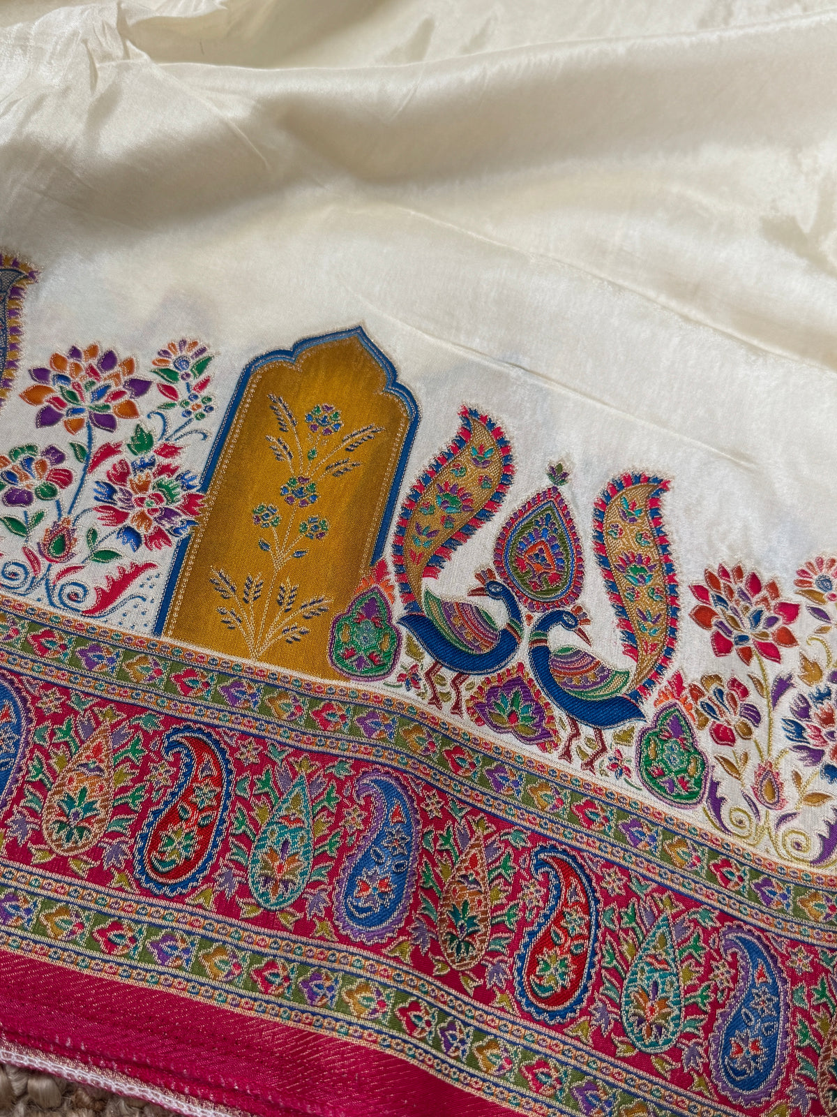 Kashmiri Pashmina Kani Silk Saree – Off White and Pink