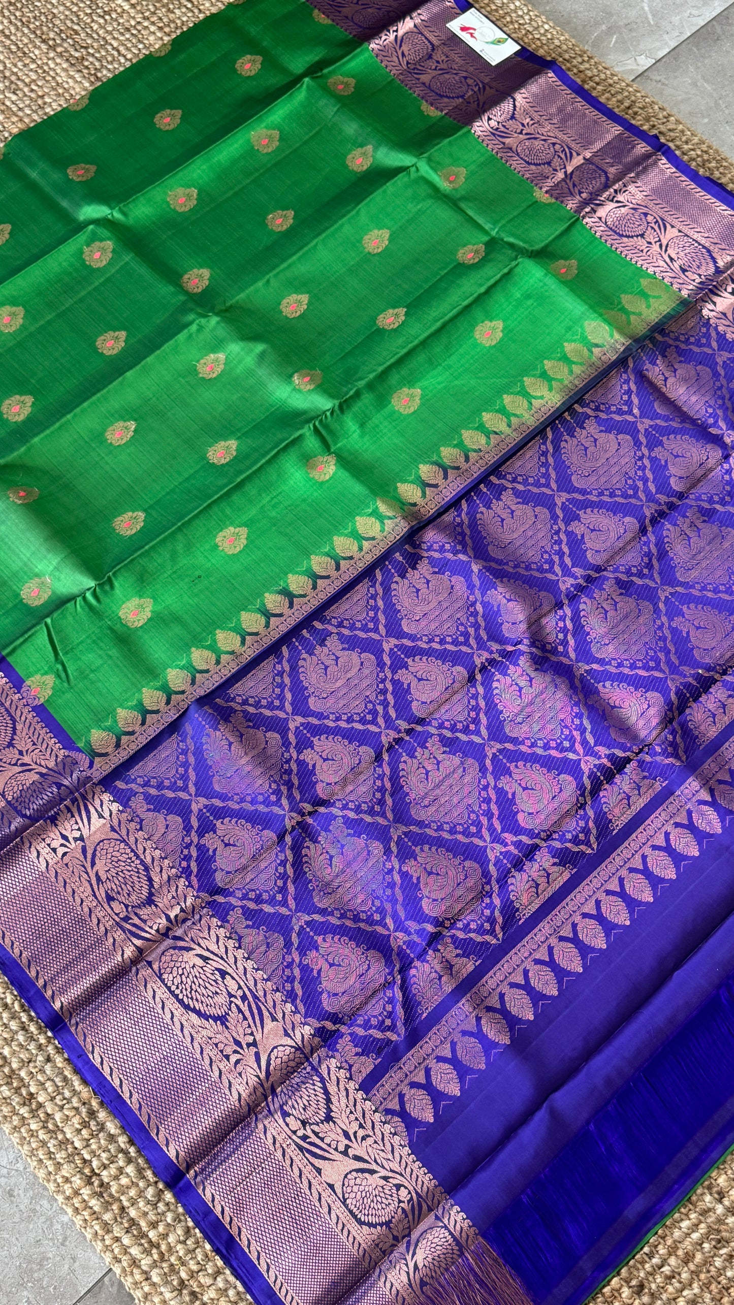 Green Pure Kanchipuram Silk Saree with Royal Blue Contrast | Silk Mark Certified