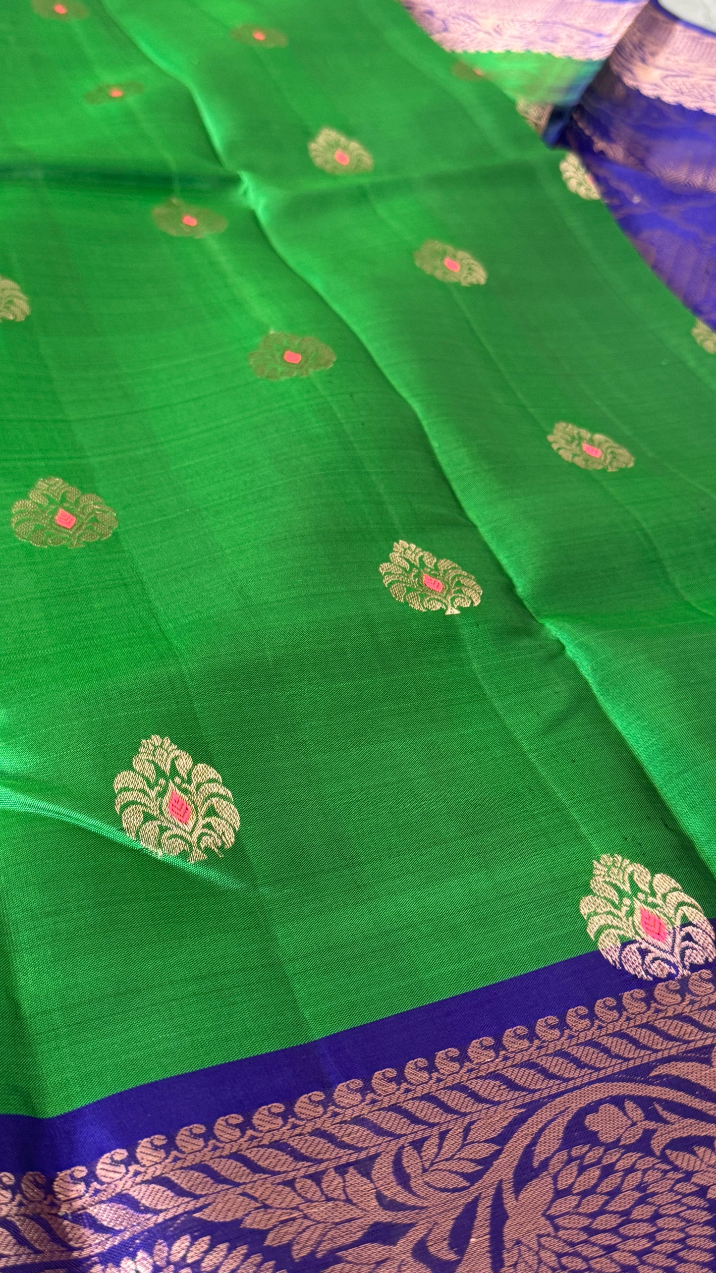 Green Pure Kanchipuram Silk Saree with Royal Blue Contrast | Silk Mark Certified